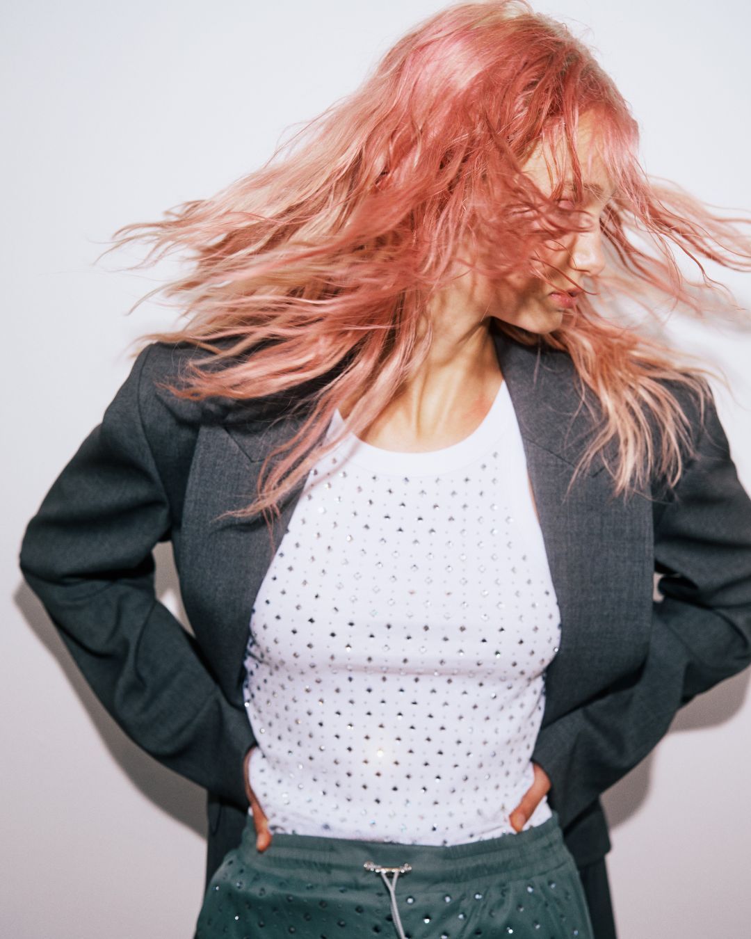 PinkoMania è un vero e proprio movimento di Pinkification Con Paola Iezzi per una FW25 rosa e rivoluzionaria