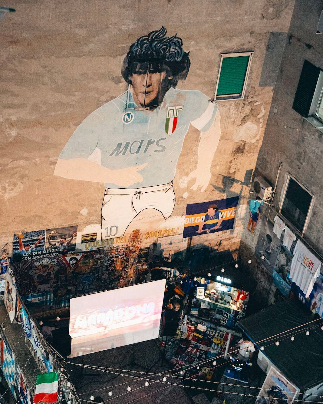 Storia del murales dedicato a Maradona Un luogo di culto e pellegrinaggio, un simbolo di Napoli