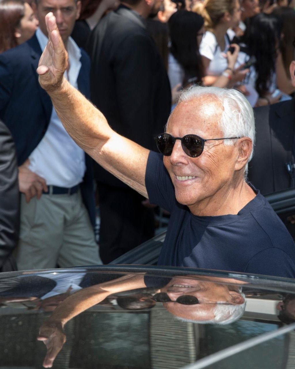 EssilorLuxottica va-t-il acquérir une participation dans le groupe Armani ? Le géant de la lunetterie serait prêt à participer à l&apos;activité de Re Giorgio