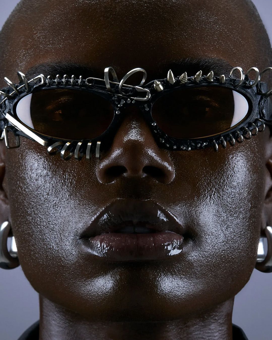 The new collaboration between Kuboraum and Tikiman Between art, fashion, and music