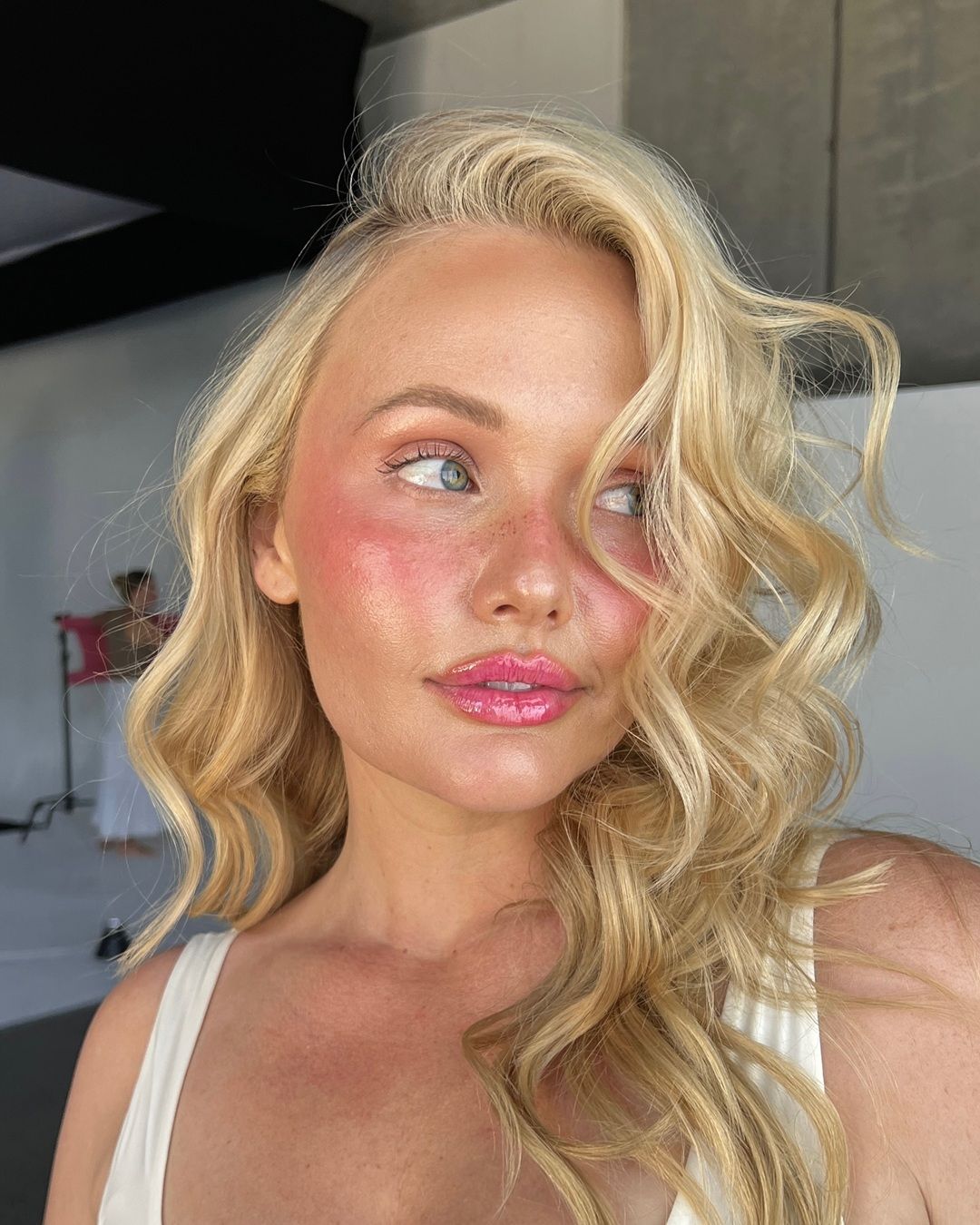 L’acido lattico è l’alleato smart per una pelle radiosa Tutto quello che devi sapere sull’AHA più delicato (e amato dai dermatologi)