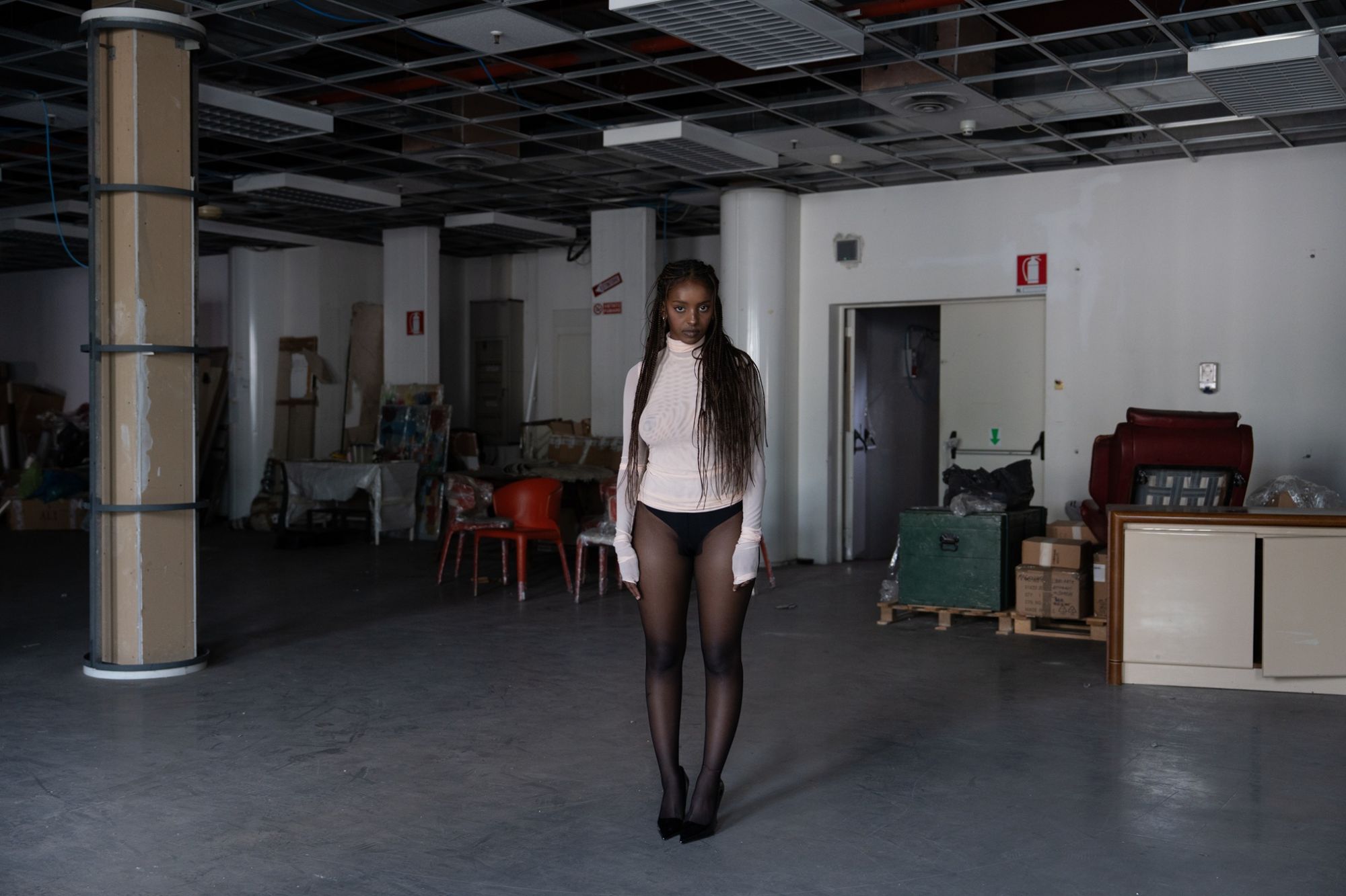 Alicia riscrive il linguaggio dell’essenziale con LAYER 01 Il top che ridefinisce la presenza, la leggerezza e la forza del minimalismo contemporaneo | Image 588753