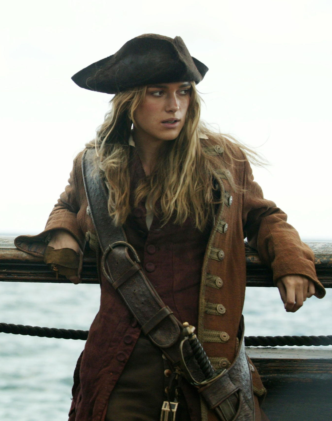 Il piratecore è la nuova ossessione della moda Pirati e banditi saranno sulle moodboard della prossima estate