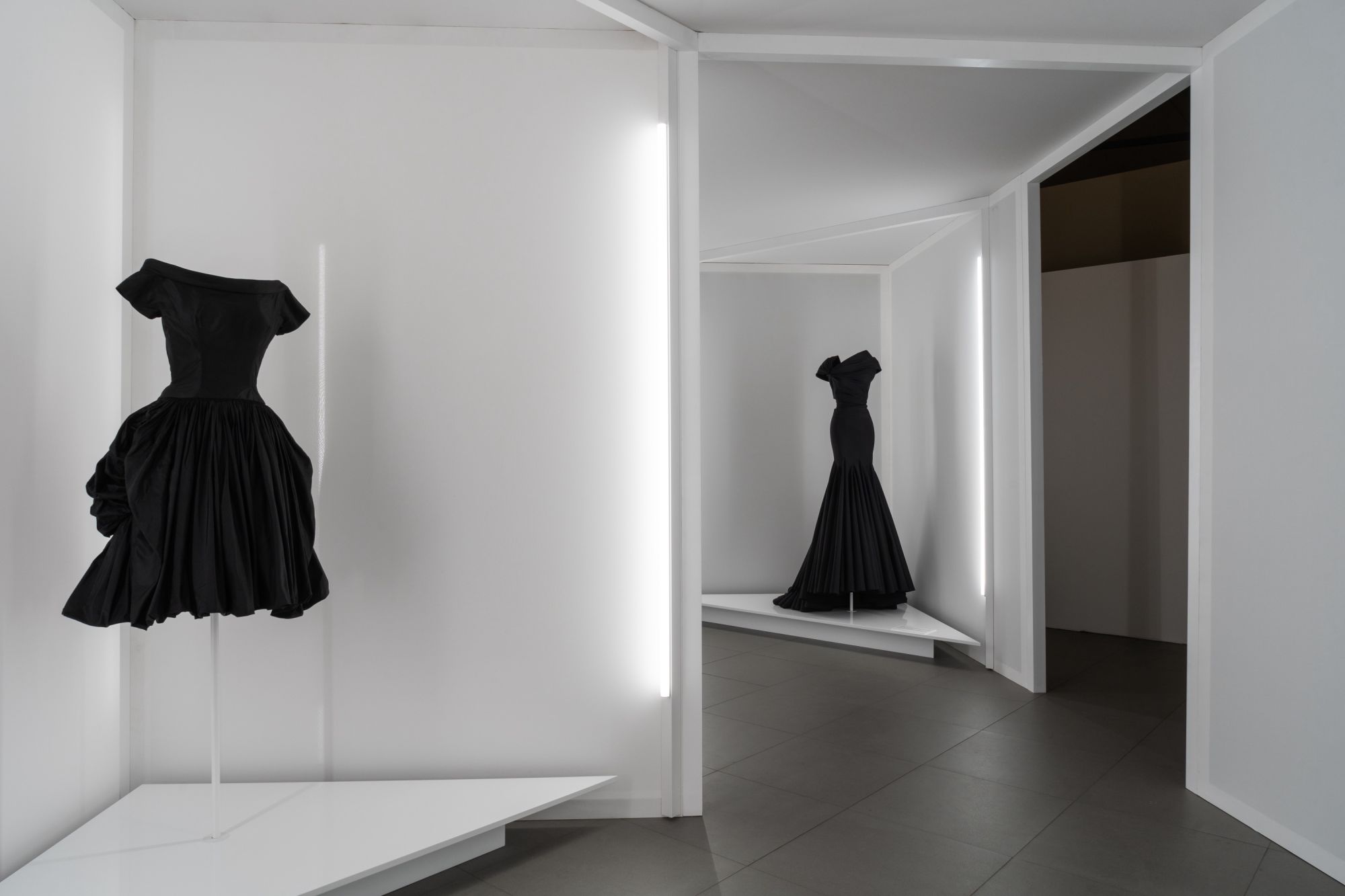 Alaïa and Balenciaga on display at the Textile Museum in Prato For its fiftieth anniversary, the museum brings together two titans of haute couture | Image 589117
