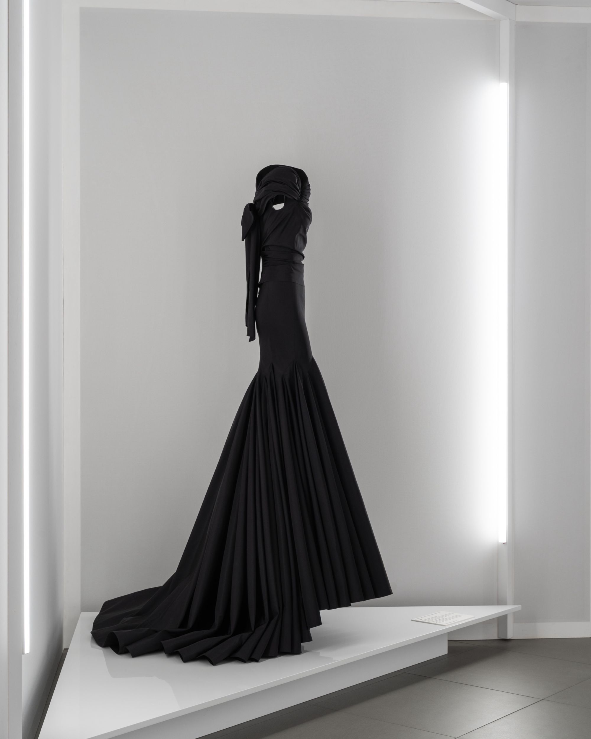 Alaïa and Balenciaga on display at the Textile Museum in Prato For its fiftieth anniversary, the museum brings together two titans of haute couture | Image 589115