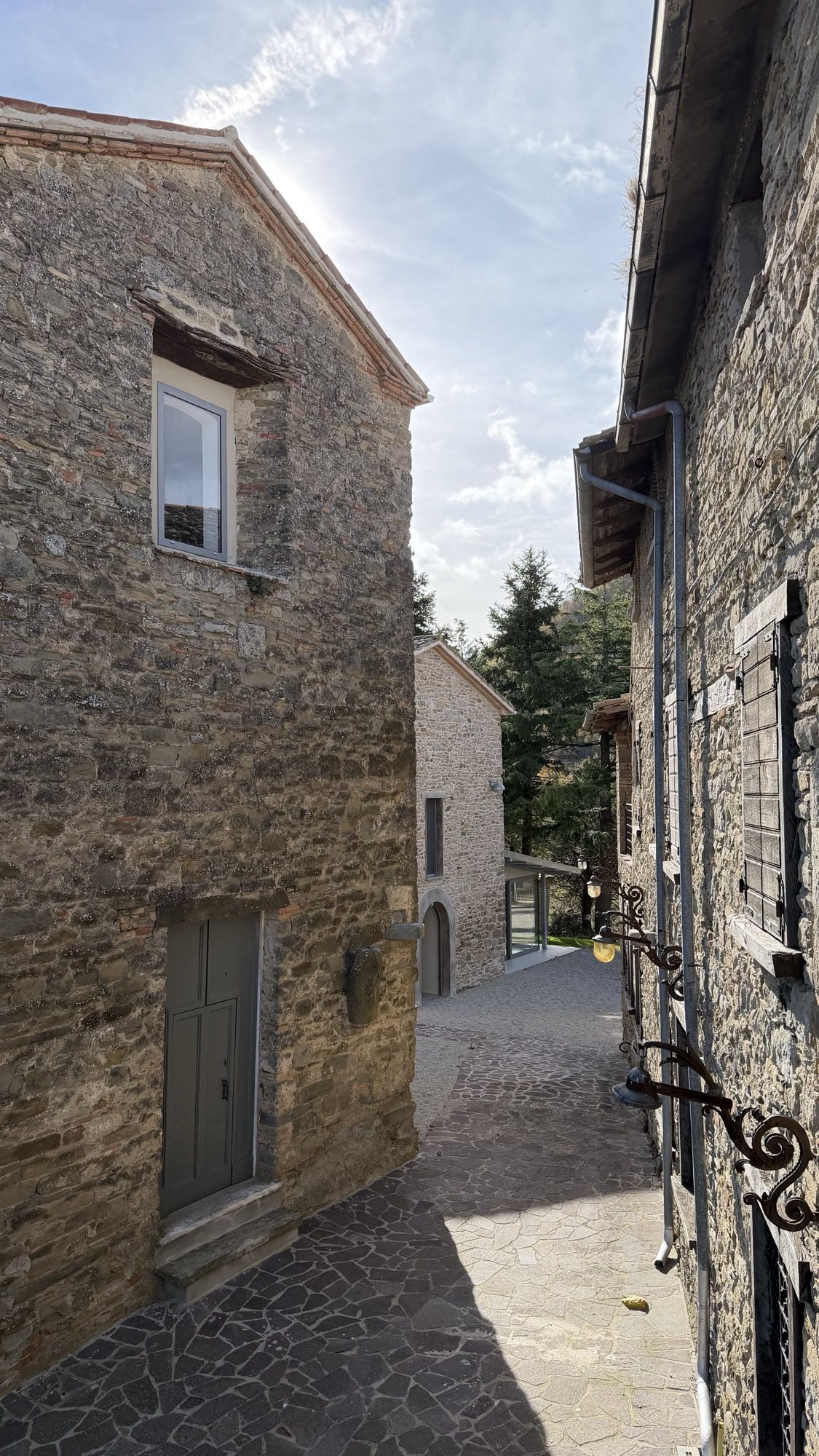 Scavolo Borgo is where slowness feels like home Ambra and Matteo’s dream: to transform a forgotten hamlet into a refuge of authenticity among rolling hills, quiet moments, and shared togetherness | Image 590312