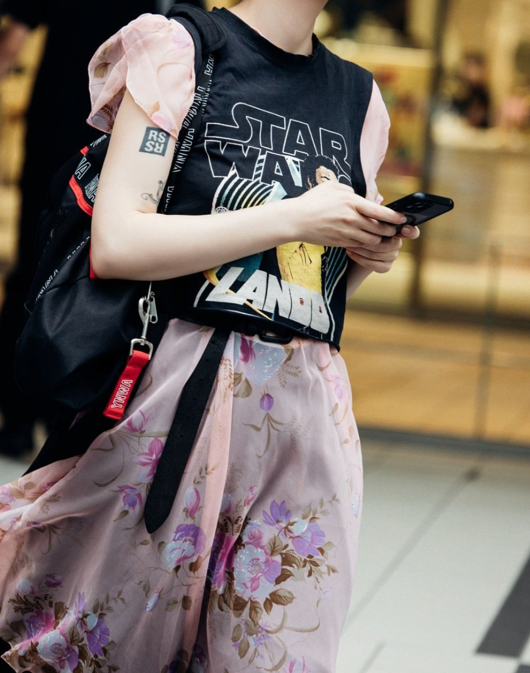 Everyone hates mobile phones, yet Apple has never sold so many The dichotomy of digital dependencies