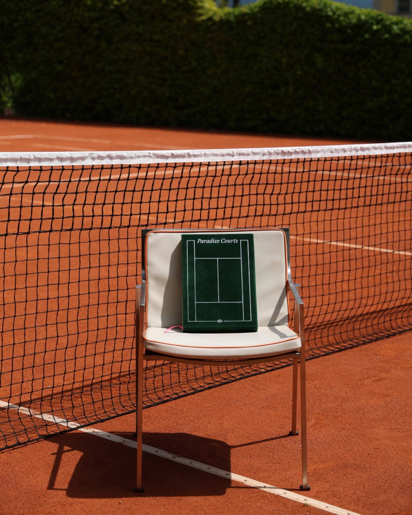 Paradise Courts, il miglior coffee table book sul tennis che vedrai mai Dalla lente e la mente di Broken Rackets