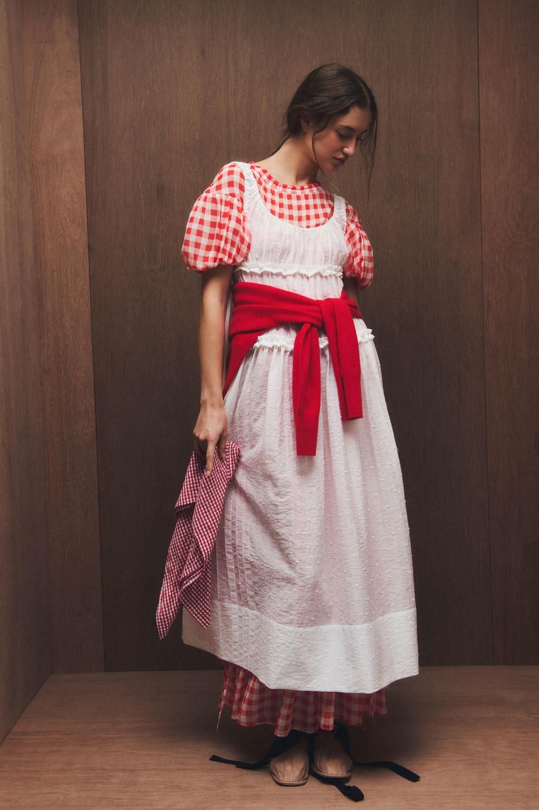 Are garden clogs this winter's it shoe? After the summer of jelly shoes, it's time for the Dutch shoe | Image 591545