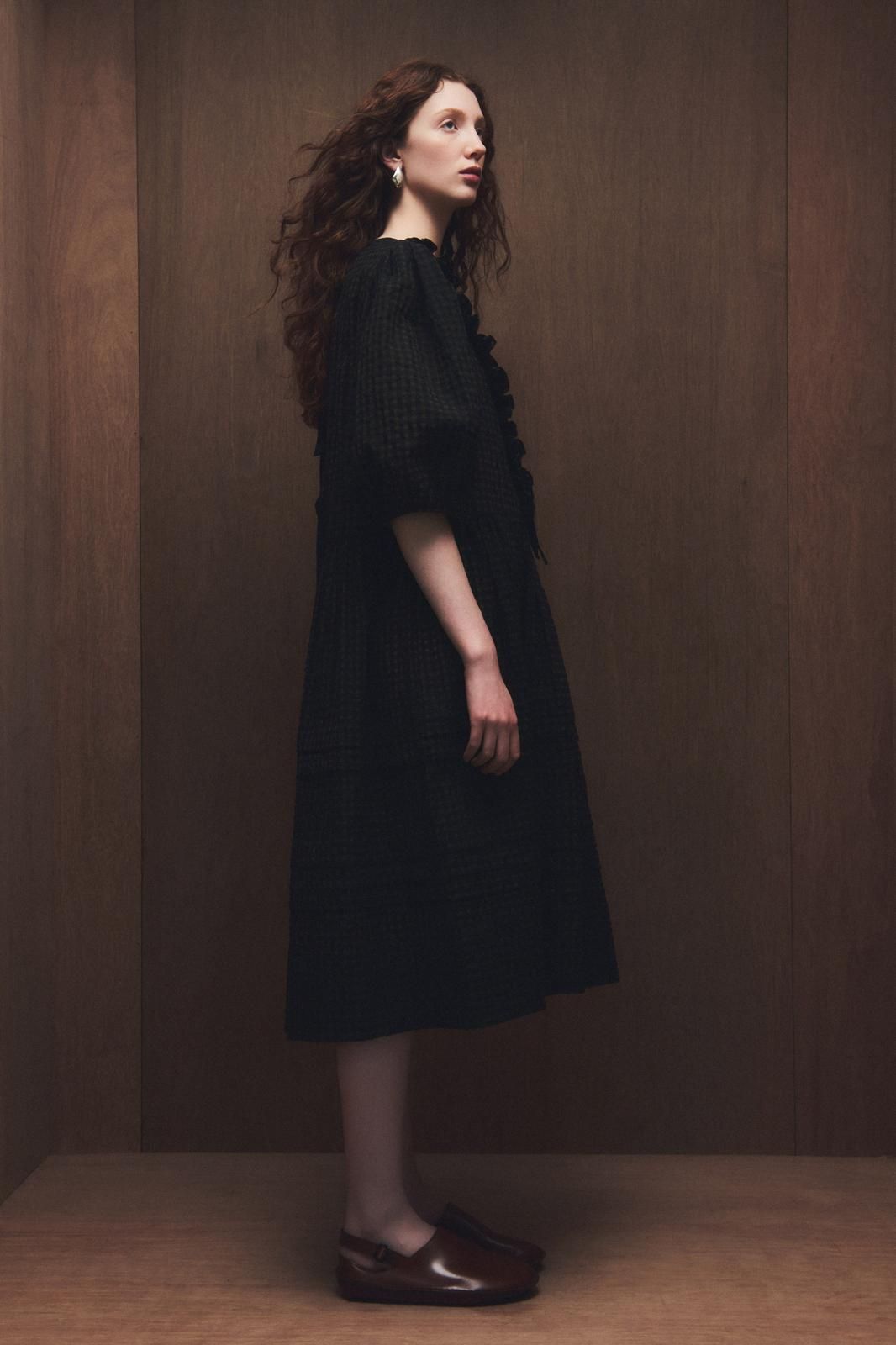 Are garden clogs this winter's it shoe? After the summer of jelly shoes, it's time for the Dutch shoe | Image 591543