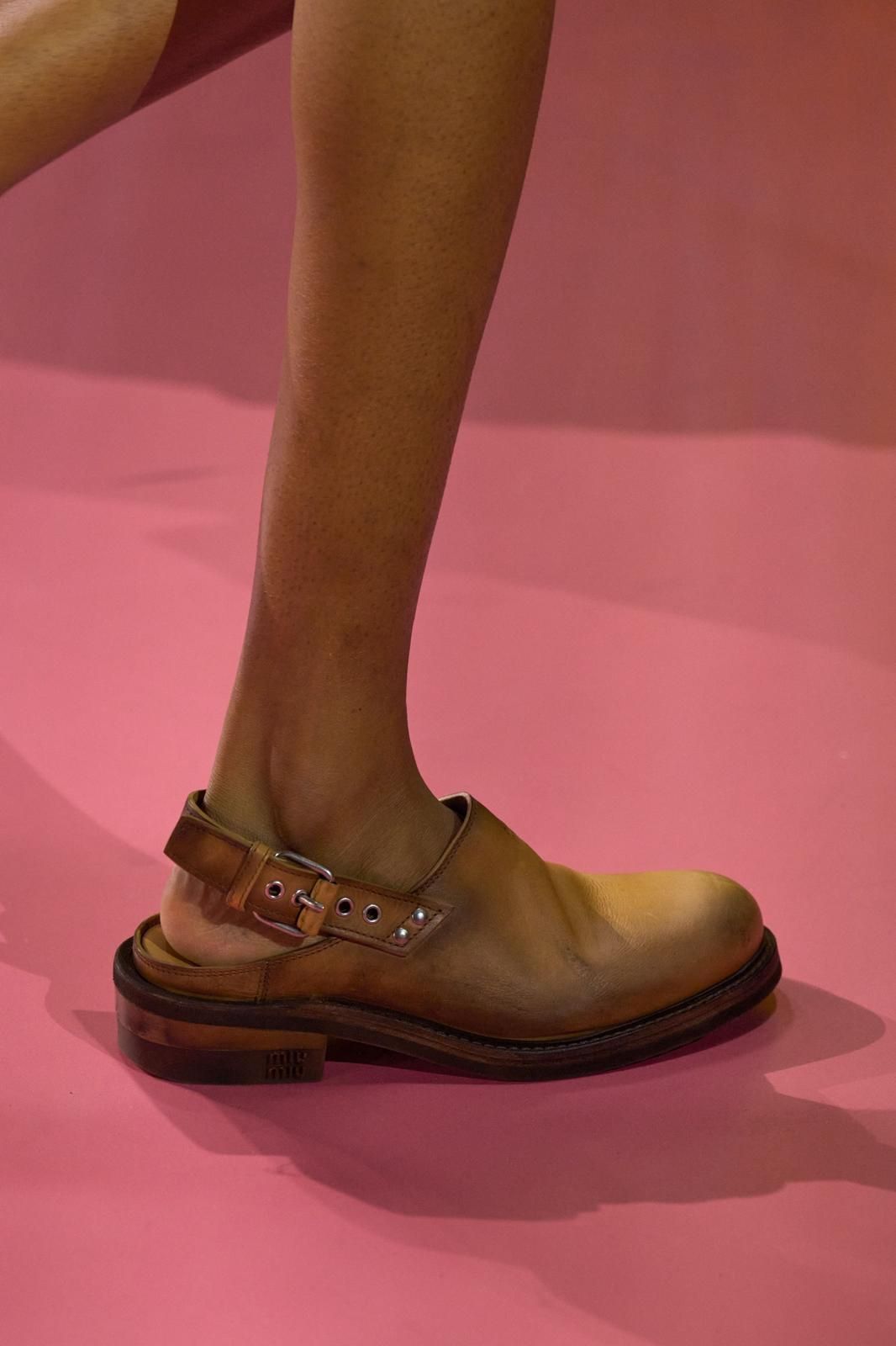 Are garden clogs this winter's it shoe? After the summer of jelly shoes, it's time for the Dutch shoe | Image 591539