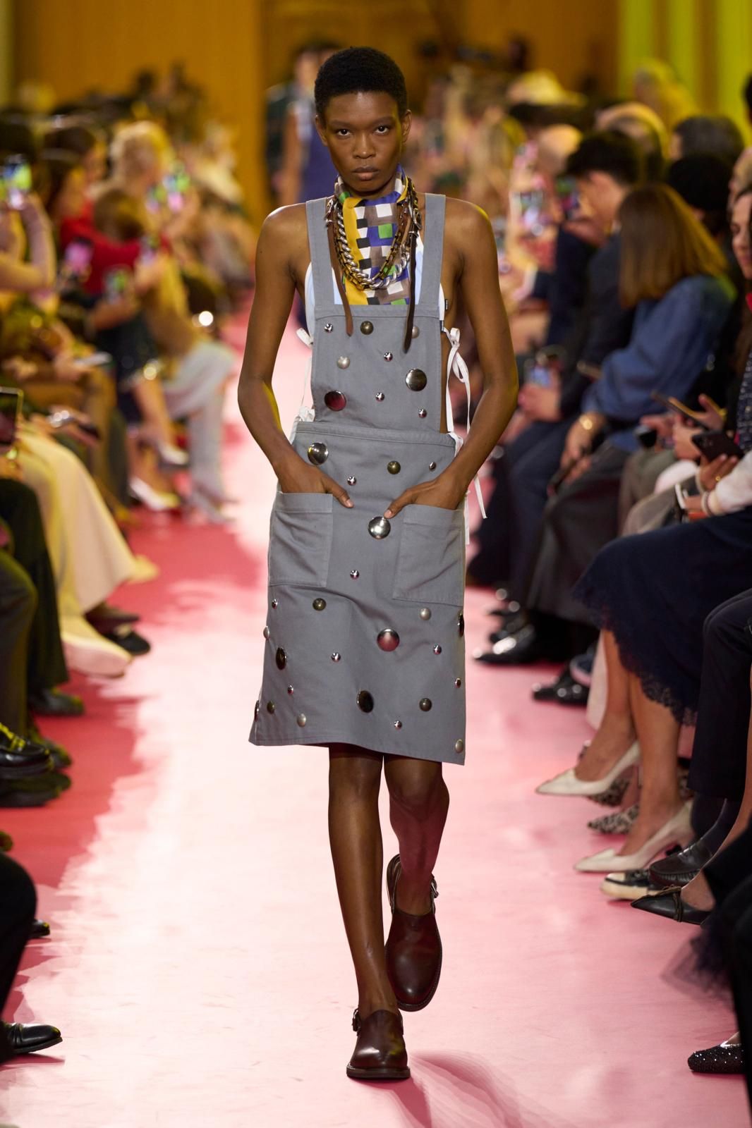 Are garden clogs this winter's it shoe? After the summer of jelly shoes, it's time for the Dutch shoe | Image 591537