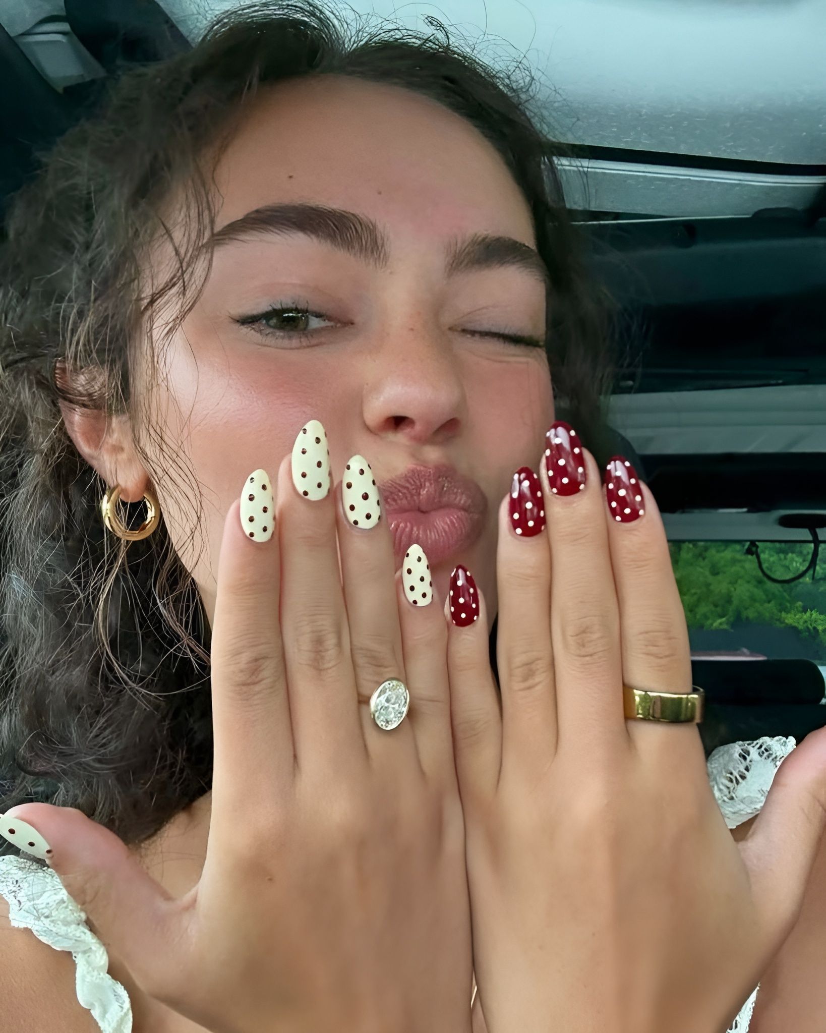 Press-on nails: the complete guide to applying them (and making them last) From the preparation of the base, to the application, to their removal