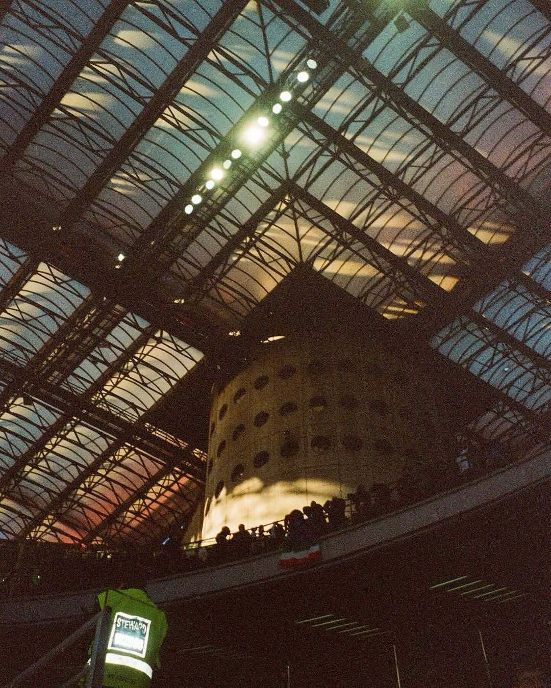 The first of the last derbies to be played at San Siro How did it go and why was there no tifo?