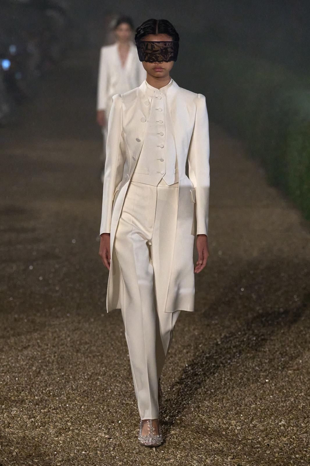 Is fencing the new obsession of fashion? After tennis-core, it's time for fencing fashion | Image 592334