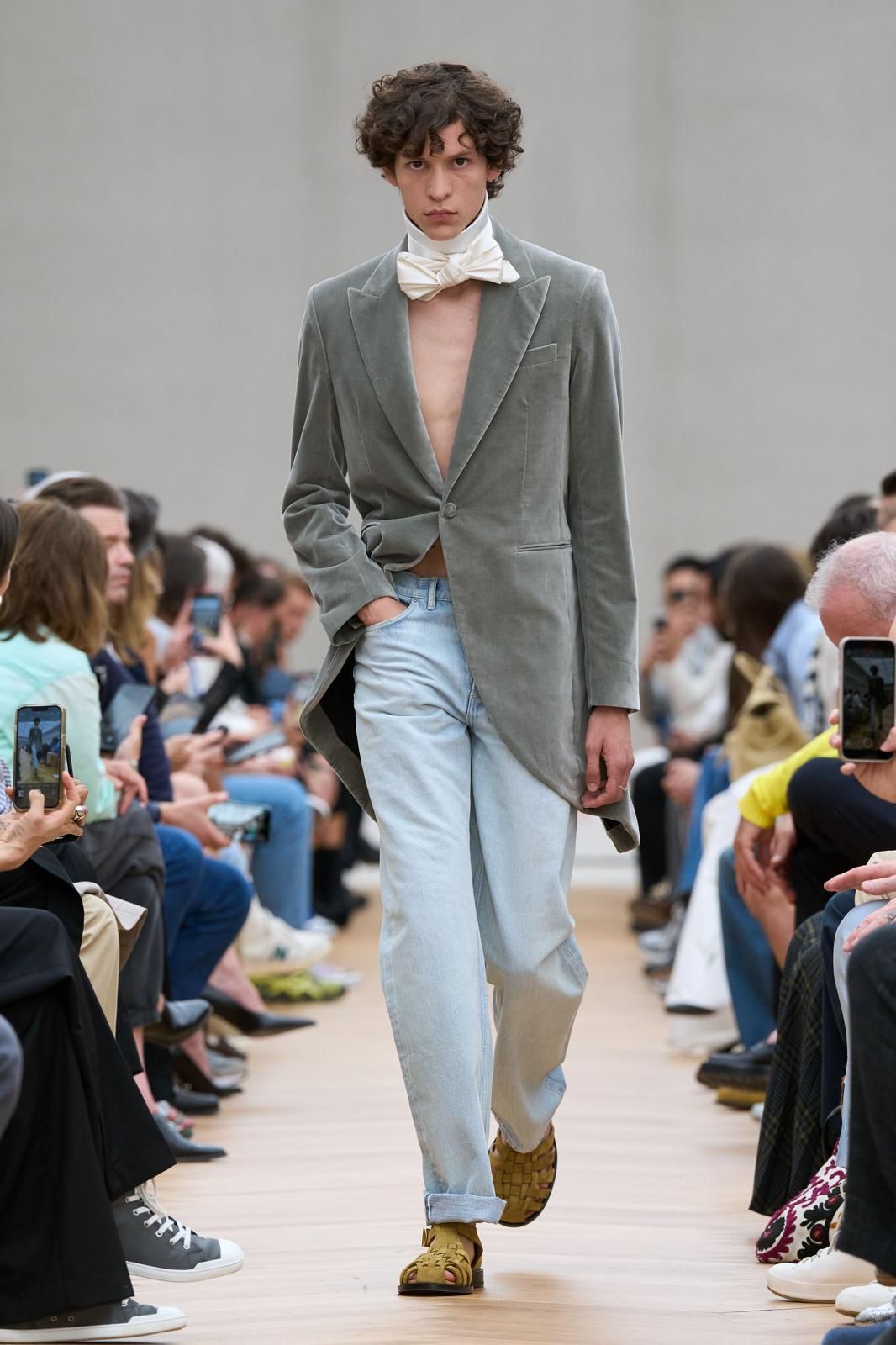 Is fencing the new obsession of fashion? After tennis-core, it's time for fencing fashion | Image 592331