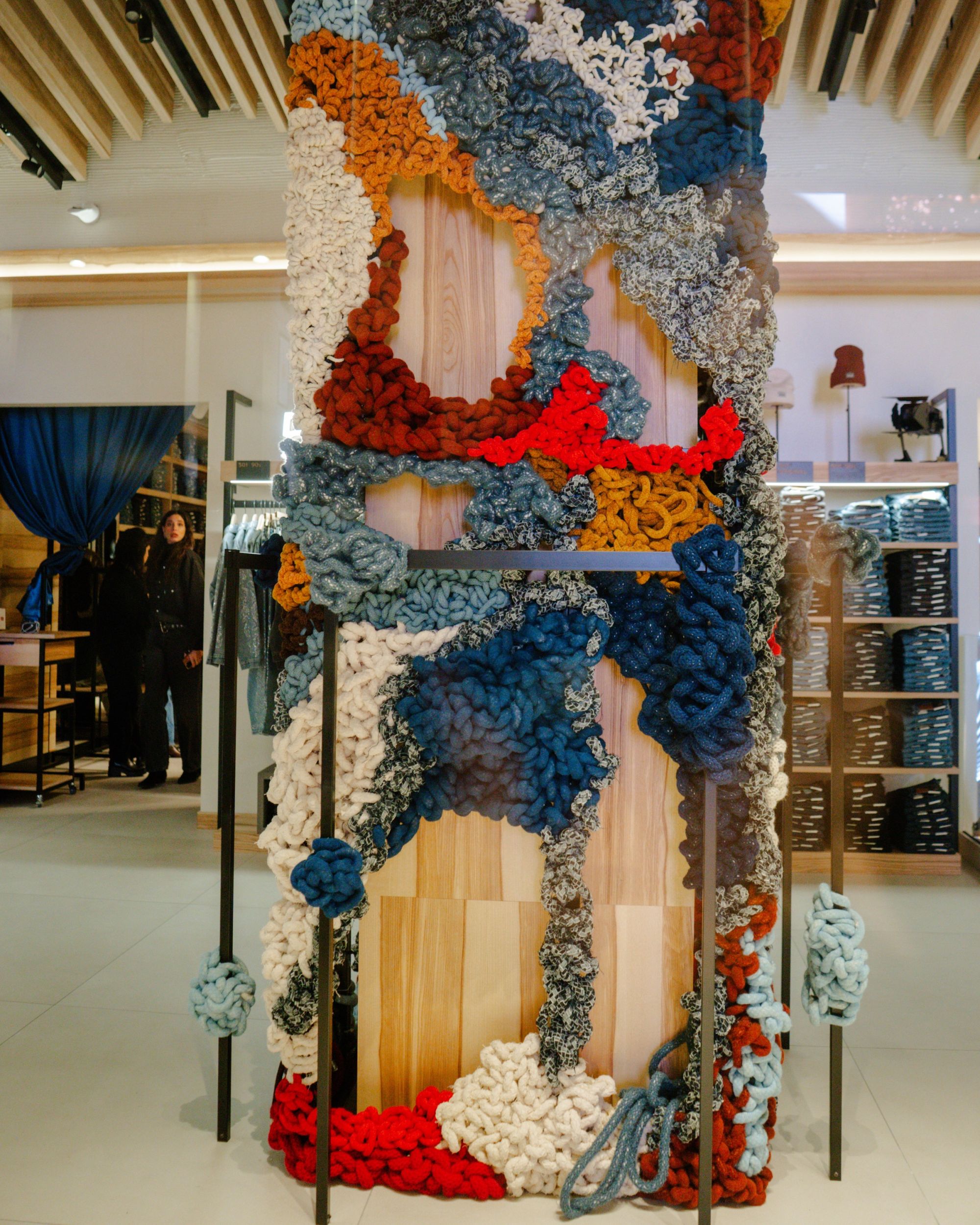 Levi’s® opens a new store in Milan with music, art, and denim The inauguration celebrated the union of these three worlds with the brand's community | Image 594471