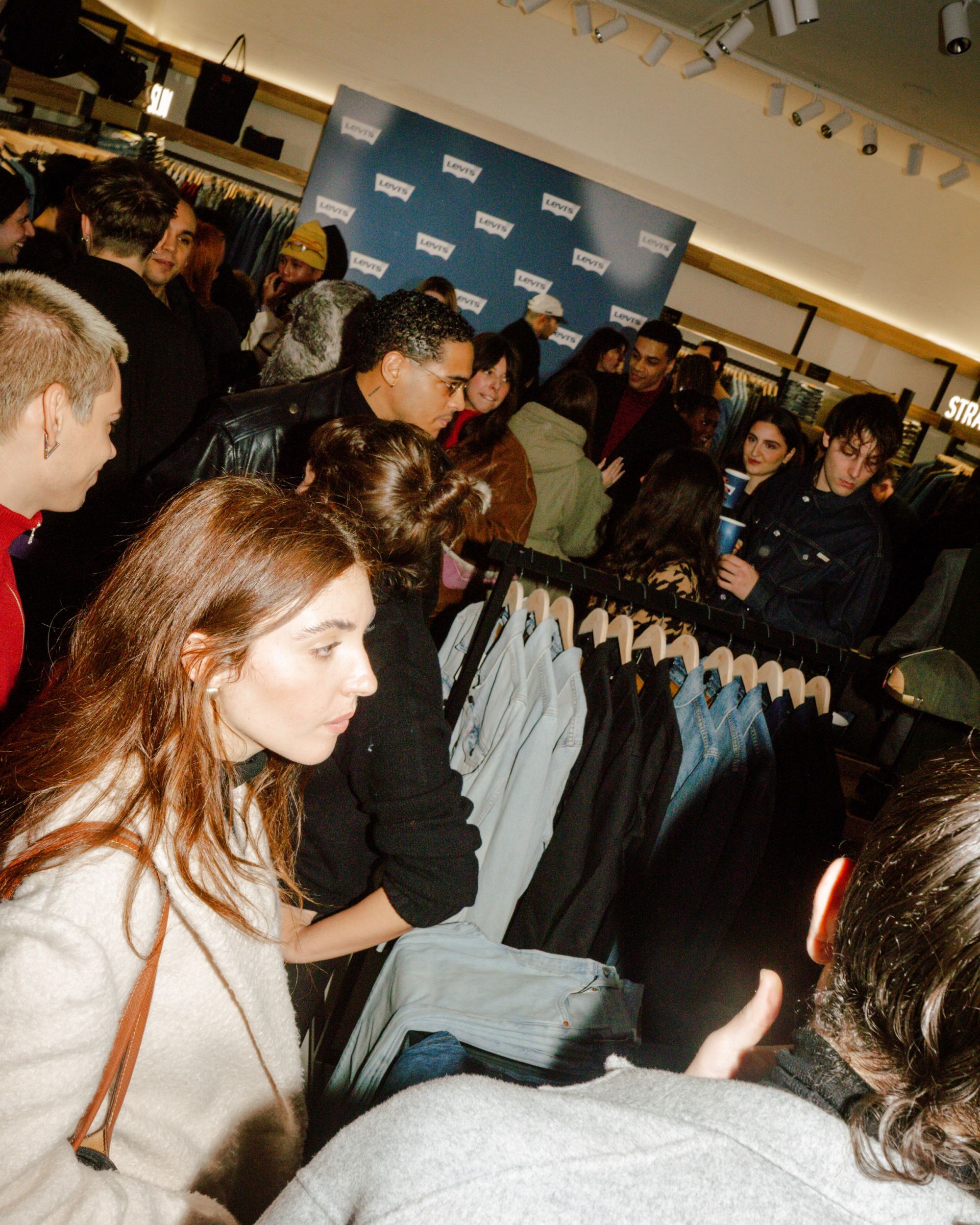 Levi’s® opens a new store in Milan with music, art, and denim The inauguration celebrated the union of these three worlds with the brand's community | Image 594462