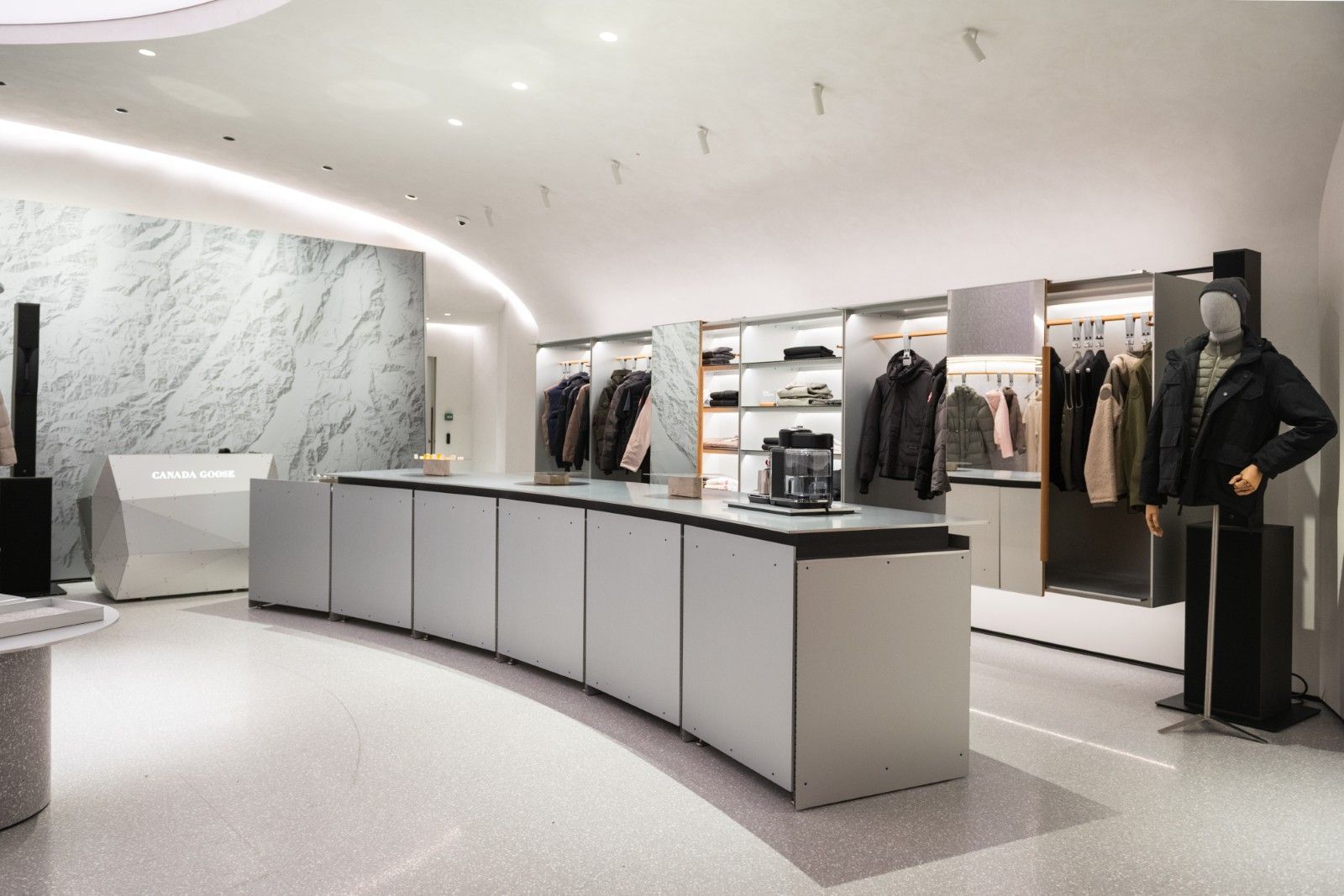 What went down at the opening of Canada Goose's new Italian flagship store in Milan A dialogue between the Arctic and the Alps in the heart of the Quadrilatero | Image 593471