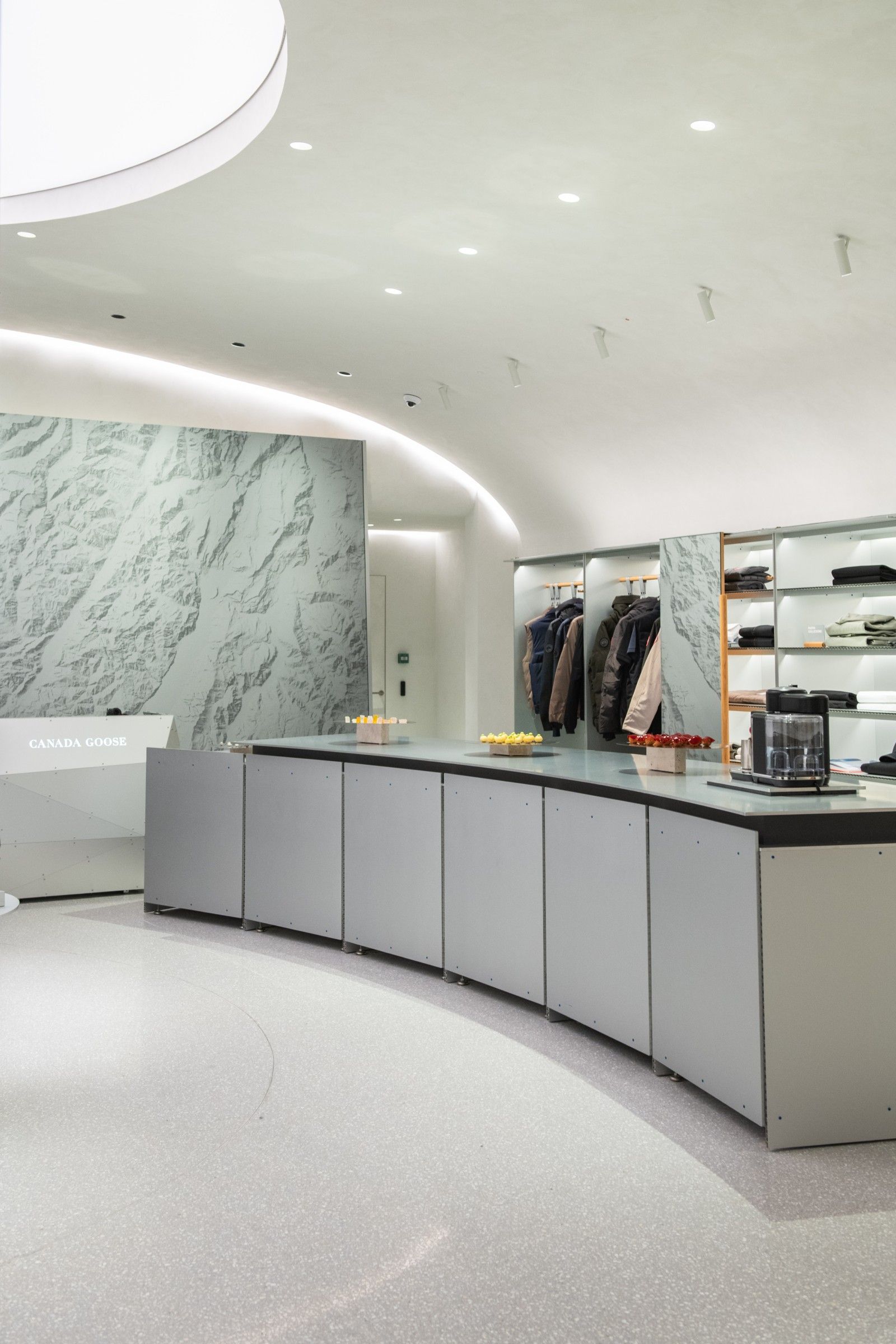 What went down at the opening of Canada Goose's new Italian flagship store in Milan A dialogue between the Arctic and the Alps in the heart of the Quadrilatero | Image 593466