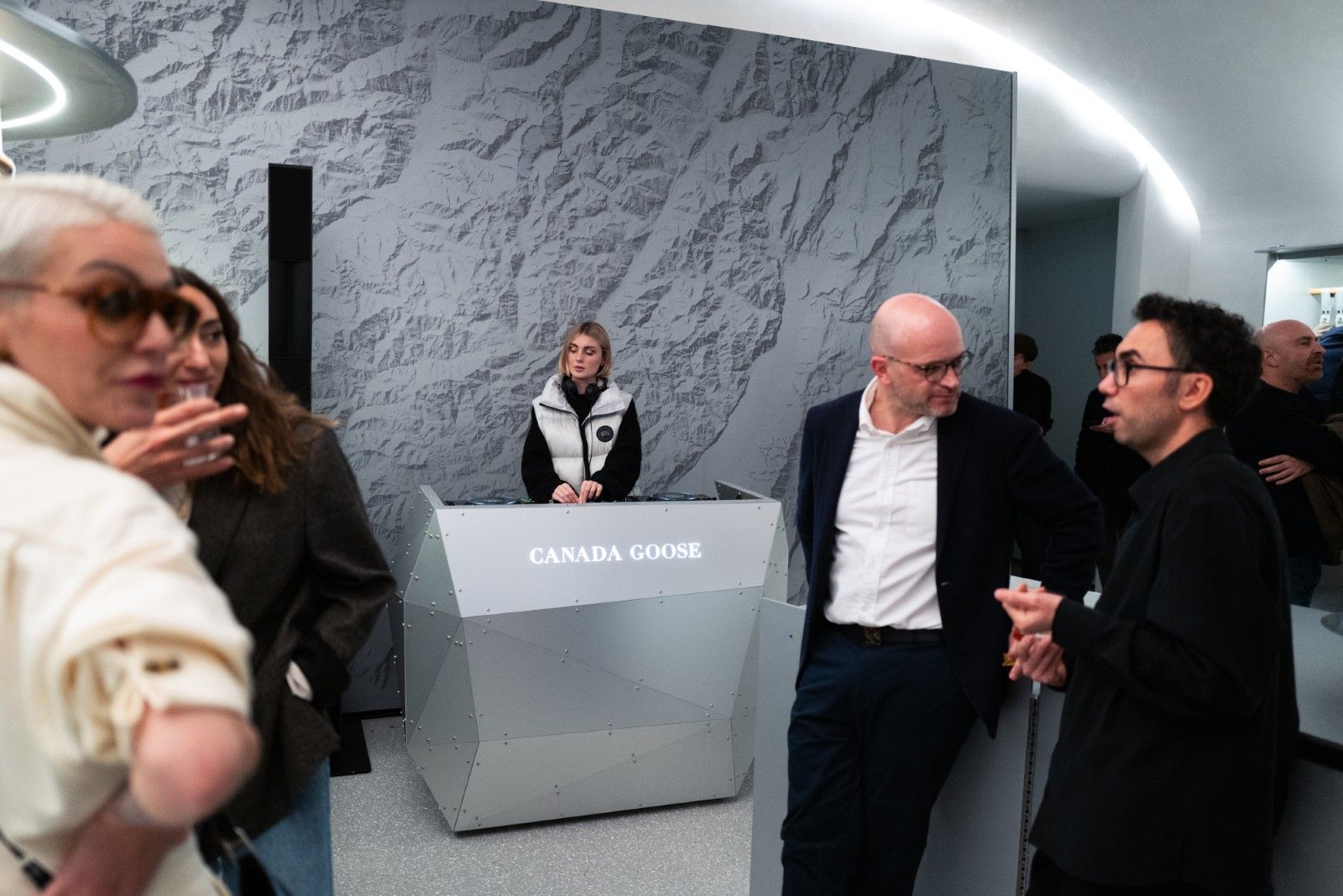 What went down at the opening of Canada Goose's new Italian flagship store in Milan A dialogue between the Arctic and the Alps in the heart of the Quadrilatero | Image 593587