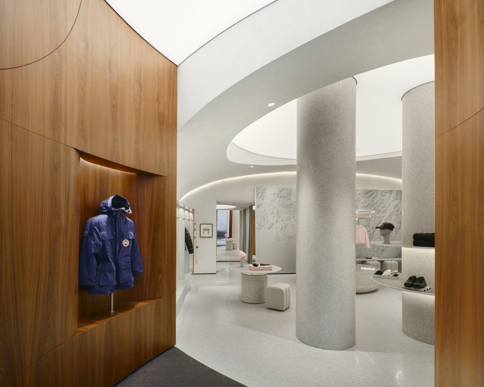 What went down at the opening of Canada Goose's new Italian flagship store in Milan A dialogue between the Arctic and the Alps in the heart of the Quadrilatero | Image 593033