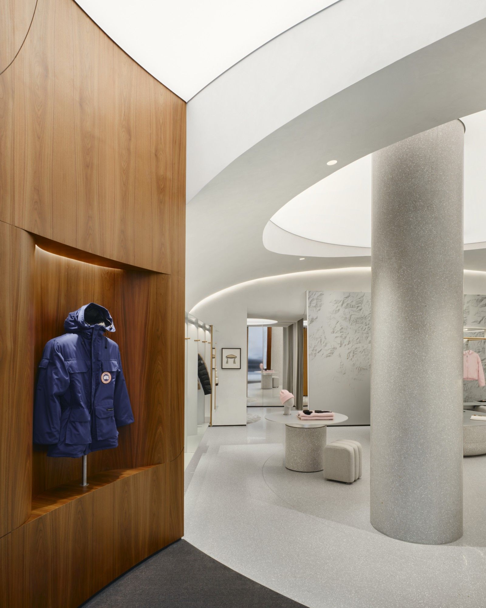 What went down at the opening of Canada Goose's new Italian flagship store in Milan A dialogue between the Arctic and the Alps in the heart of the Quadrilatero | Image 593032