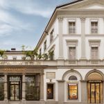 Perché i brand continuano ad aprire e chiudere le boutique in Montenapoleone? Il Quadrilatero si evolve a tempo record tra nuove aperture e mega-investimenti