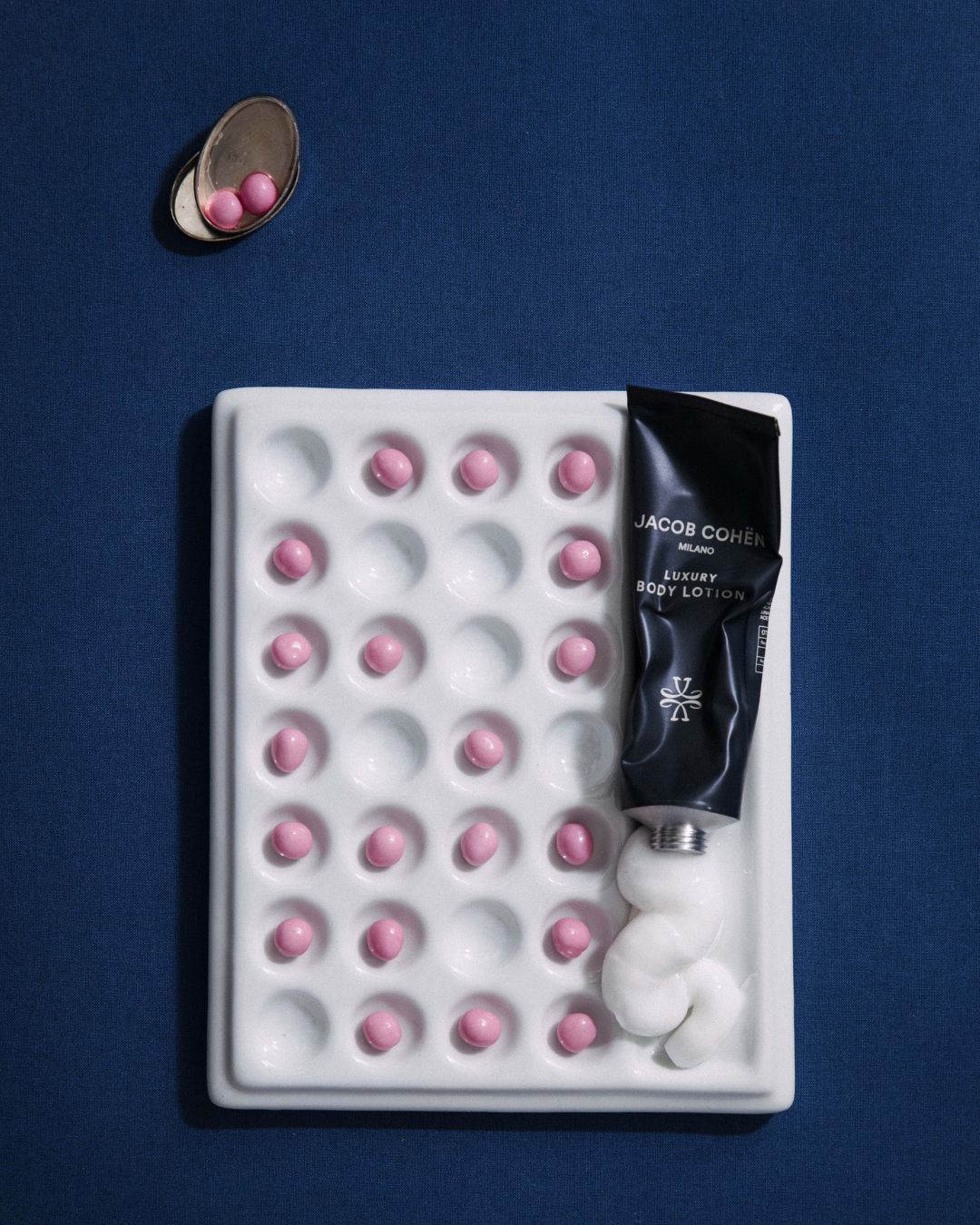 Jacob Cohën introduces the new bodycare line Available in special packaging