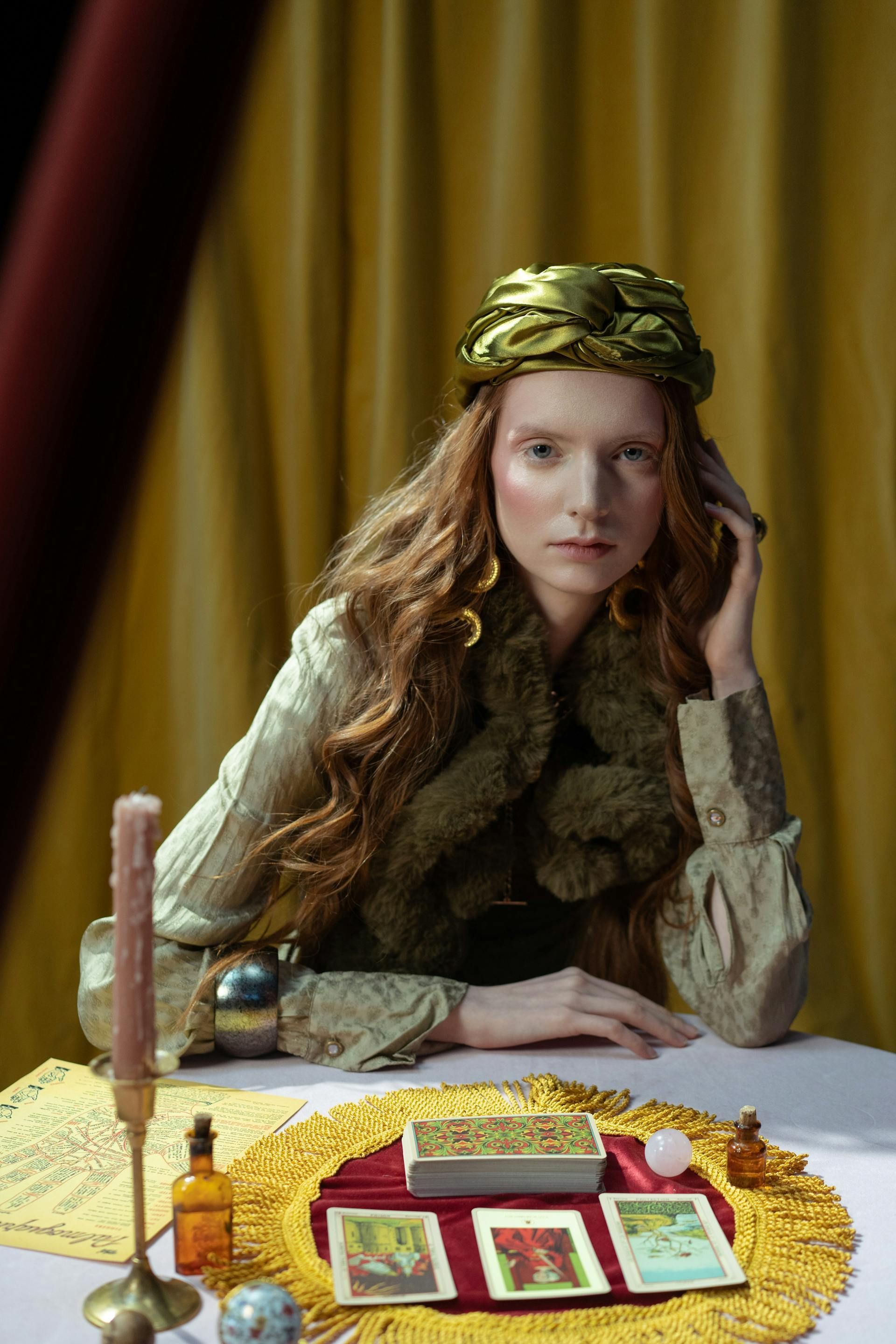 Regali di Natale 2025: idee per chi ama l’astrologia Ma anche per chi ama tarocchi, esoterismo, spiritualità