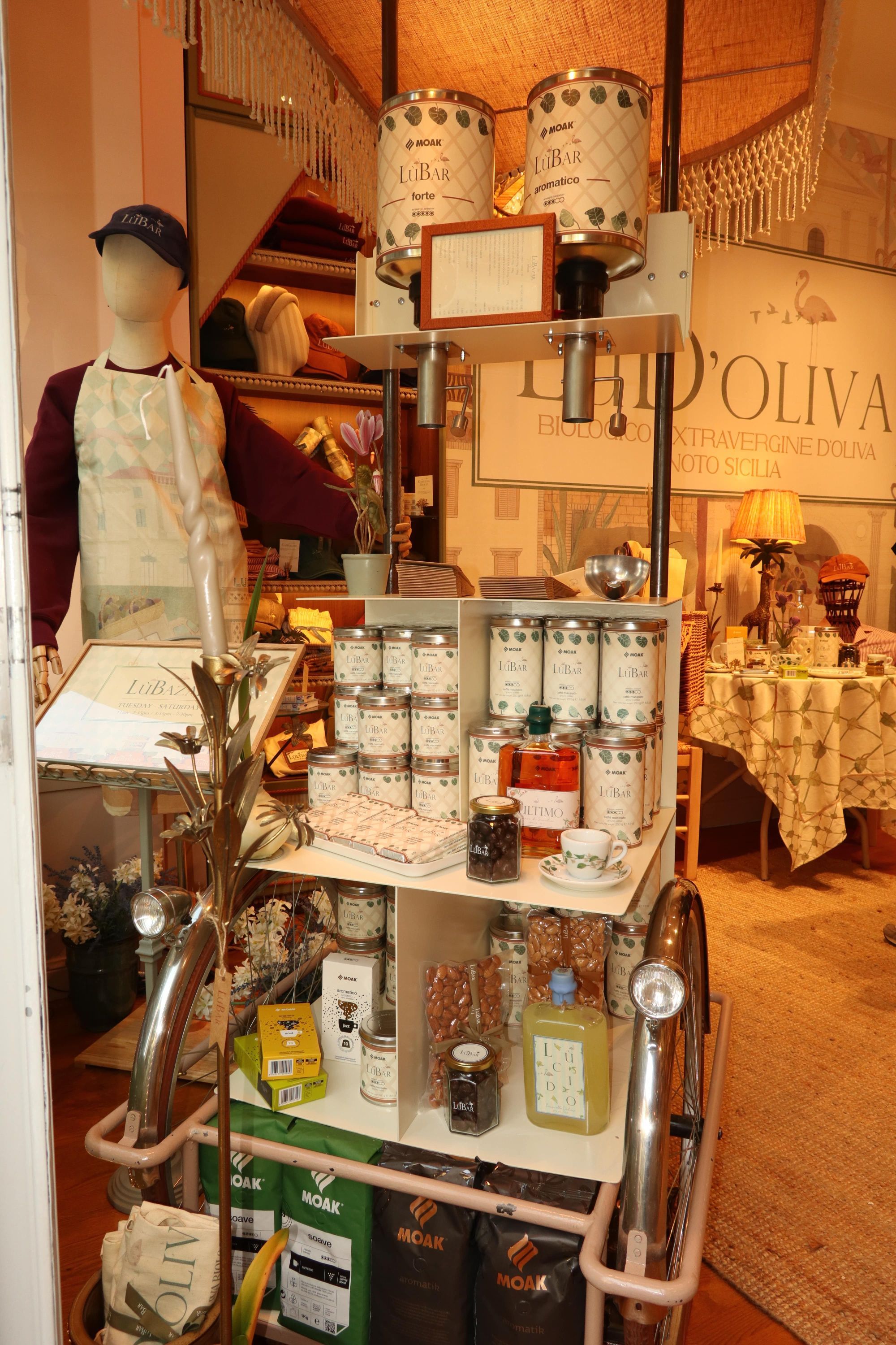 Moak e LùBar uniscono le forze a Milano Ne abbiamo parlato con Rosellina Amoroso e Lucrezia Bonaccorsi | Image 593287