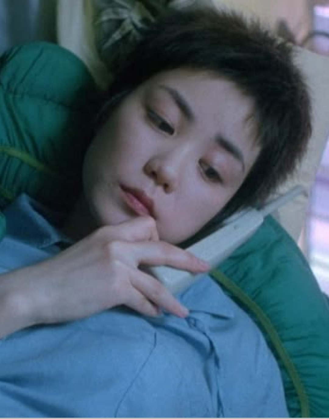 I giovani cinesi sono così depressi che si fanno chiamare “rat people” E mostrano sui social come passano le loro giornate distesi