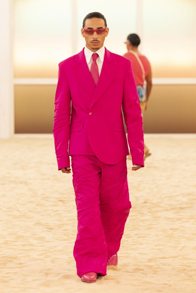 What do Pierpaolo Piccioli, Juergen Teller, and a roman robber have in common? Their passion for pink hoodies | Image 594844