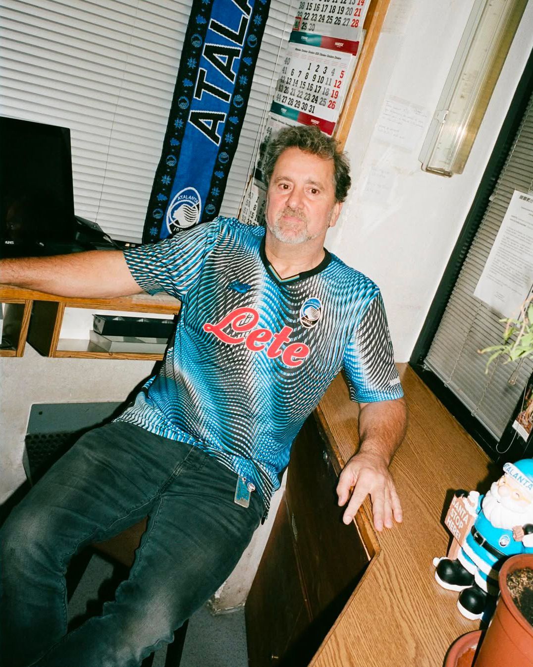 Atalanta e New Balance presentano la nuova Christmas Jersey 2025/26 Un design che unisce tradizione e innovazione