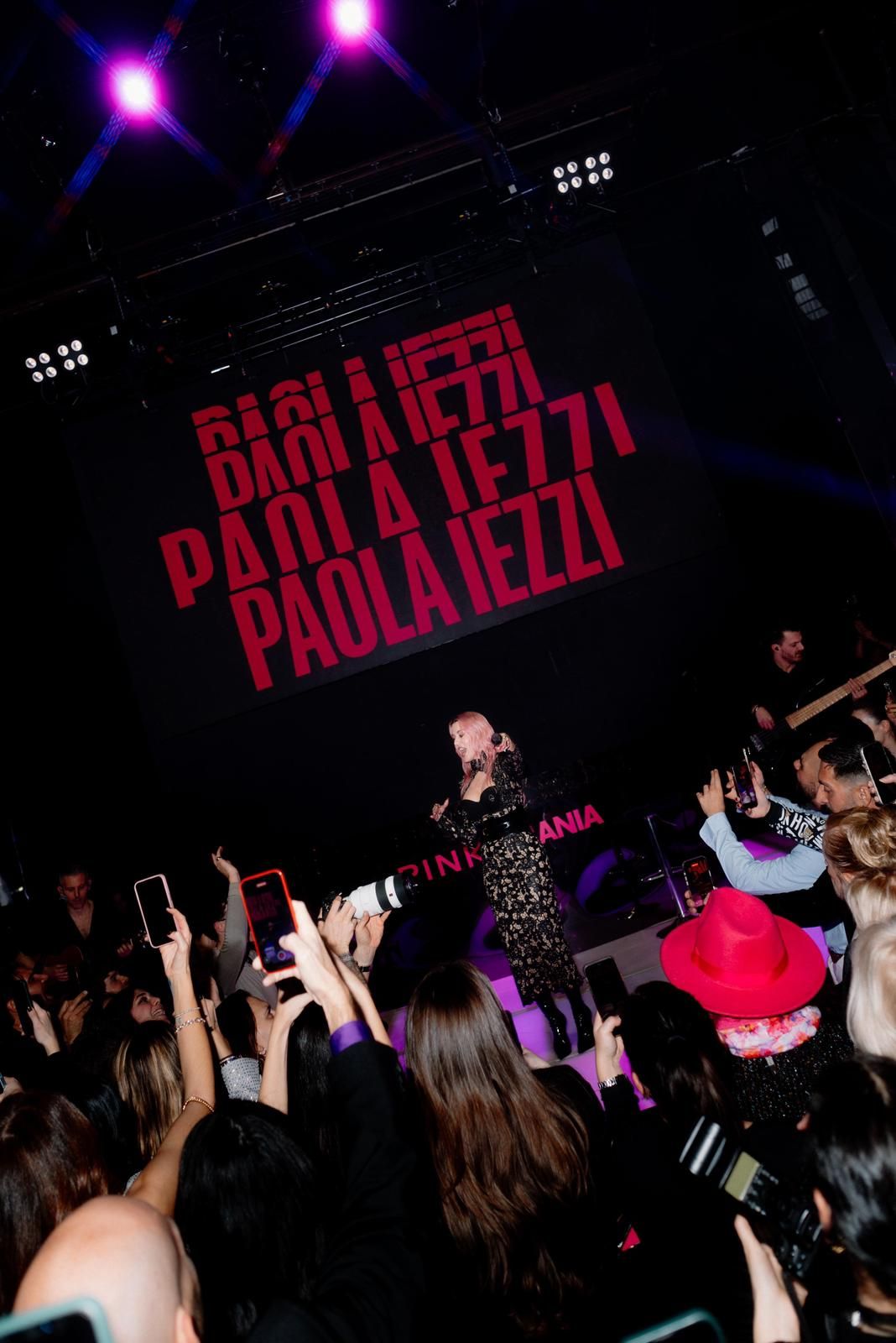 Tutto quello che vi siete persi all'evento Pinkomania di Pinko La notte milanese si tinge di rosa con Paola Iezzi | Image 595327