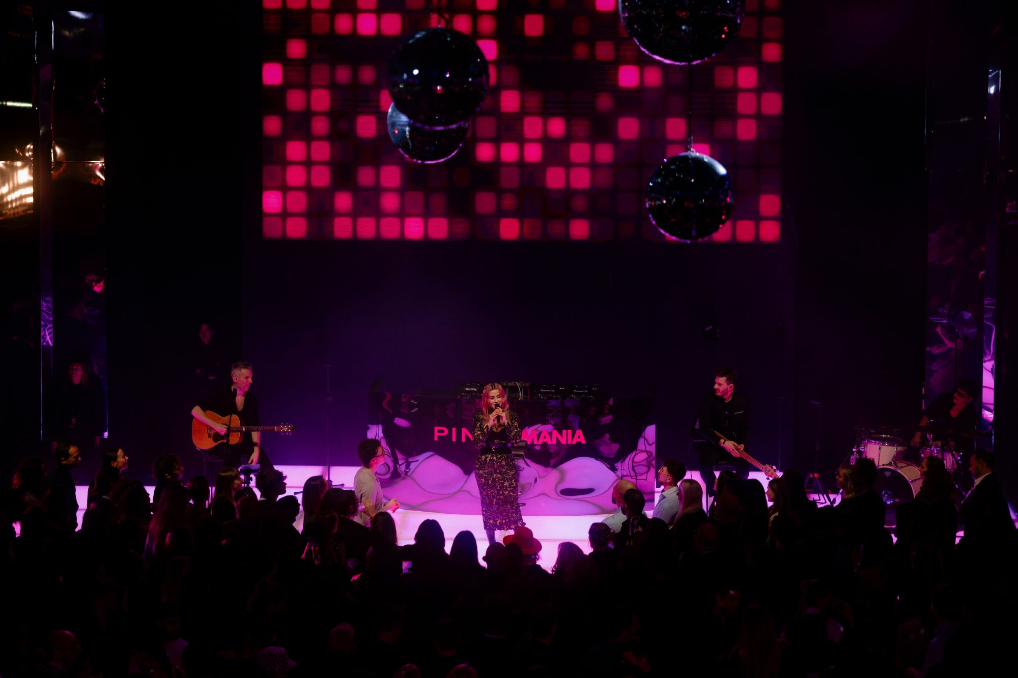 Tutto quello che vi siete persi all'evento Pinkomania di Pinko La notte milanese si tinge di rosa con Paola Iezzi | Image 595317