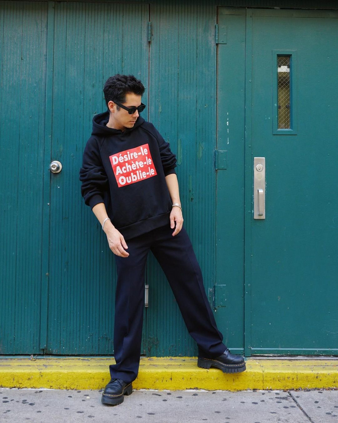 Untitled (The Drop) è tornato La capsule di Barbara Kruger con Performa e ITEM IDEM | Image 595192