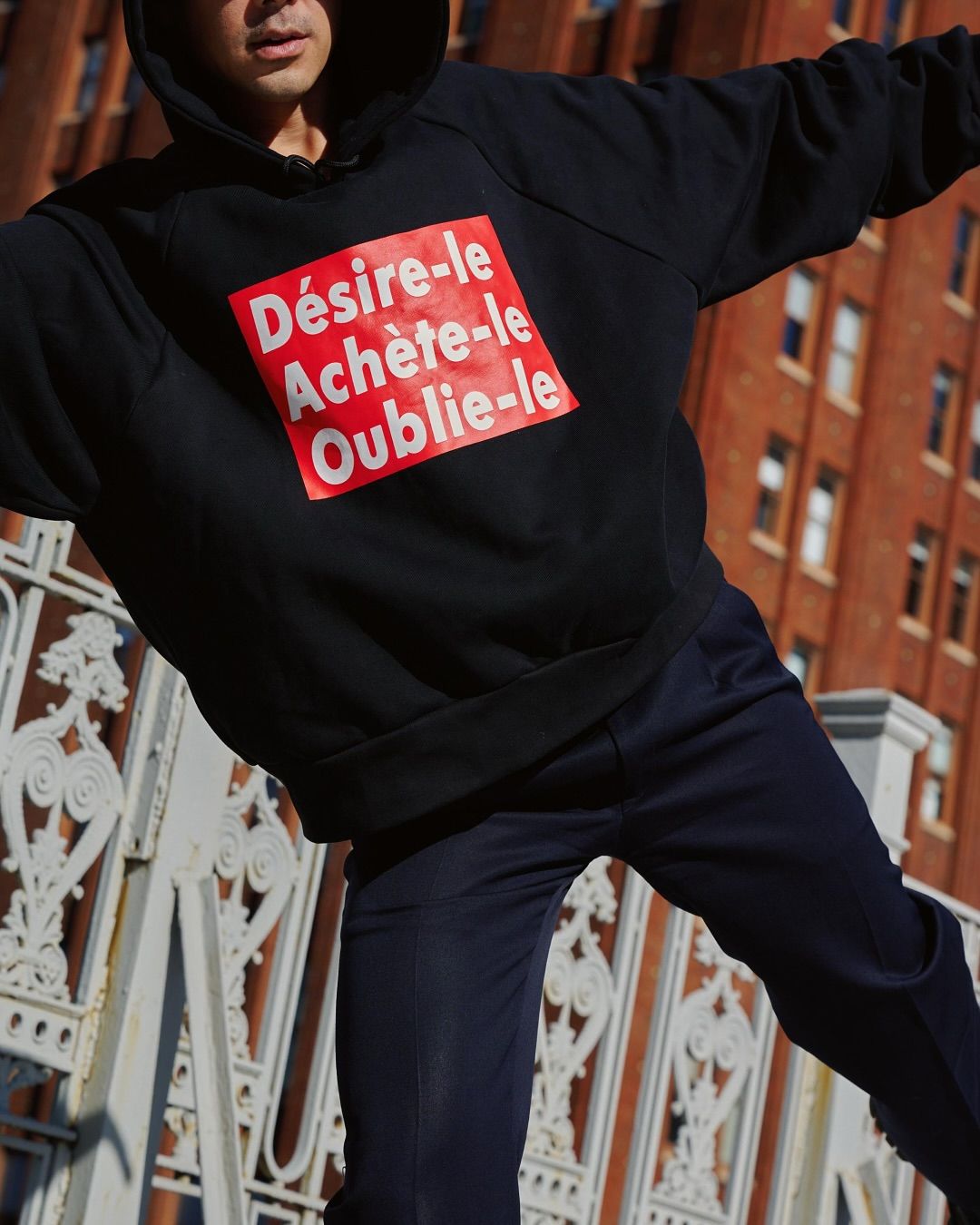 Untitled (The Drop) è tornato La capsule di Barbara Kruger con Performa e ITEM IDEM | Image 595191