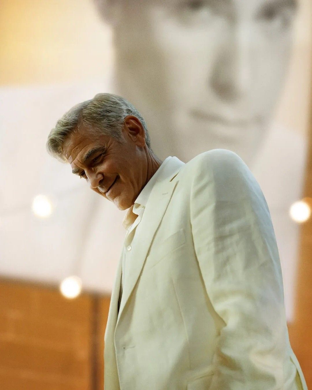 Despite George Clooney, “Jay Kelly” is not such a great movie What if we told you that Adam Sandler was in a similar, more brilliant comedy in 2009?