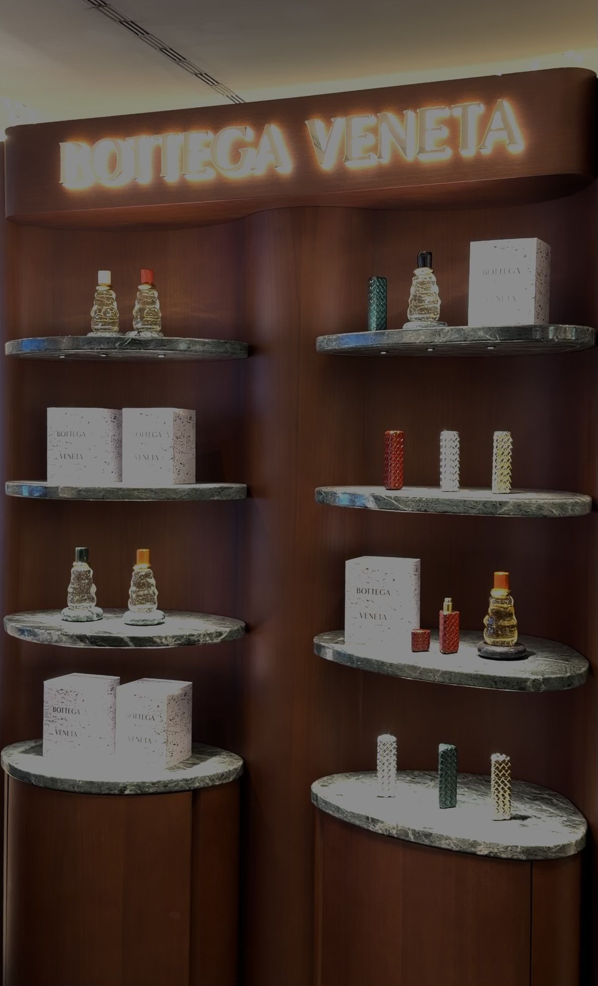 Bottega Veneta presenta la nuova collezione di fragranze Midnight E apre un nuovo corner dedicato ai profumi in Rinascente Milano | Image 595616