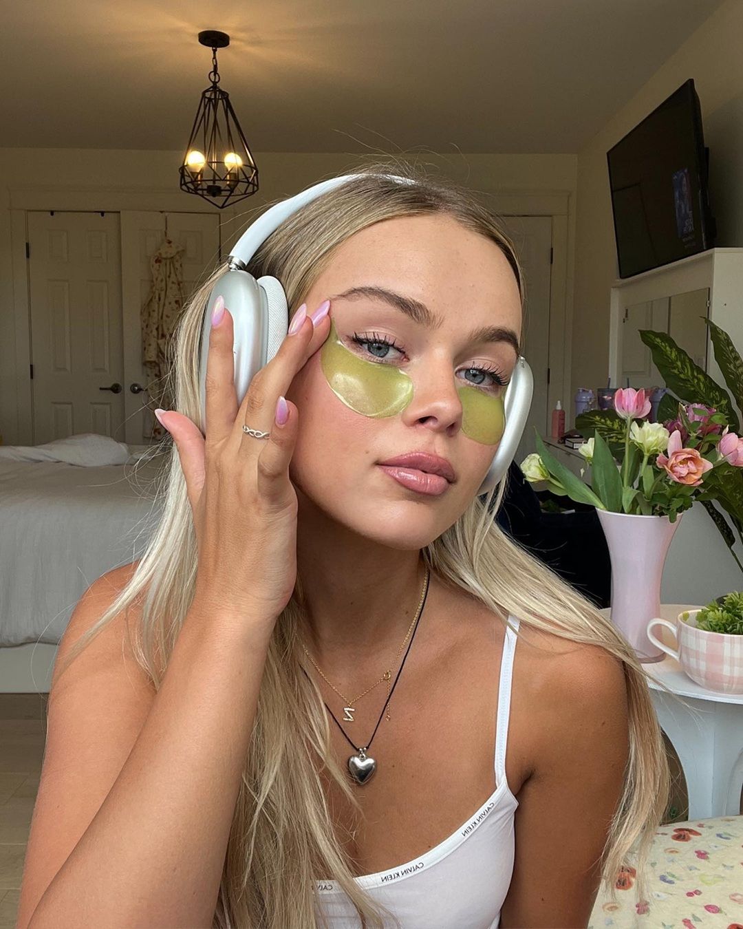 The beauty playlist for new beginnings The moods of the month, told by Gloria Gaynor, Marracash, RAYE, the Spice Girls, and Fulminacci