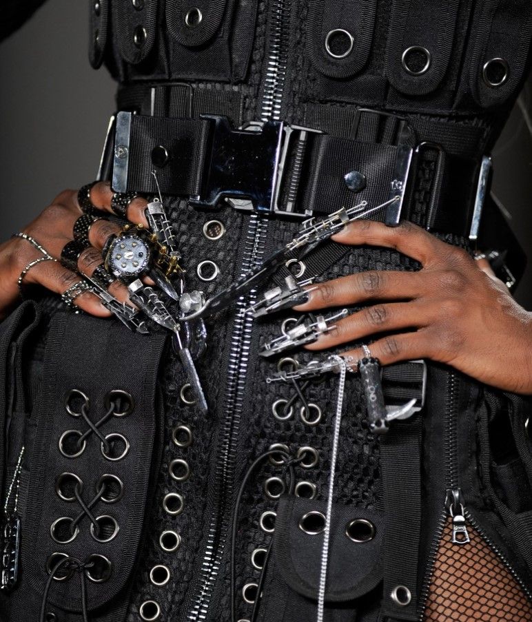 Runway throwback: the most iconic nail art The detail that is often ignored, simply because if noticed, it would steal the whole scene | Image 596824