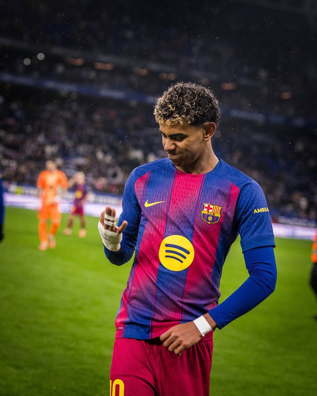 The Three points in the bag celebration is the first trend of 2026 Why do footballers celebrate in this way nowadays?