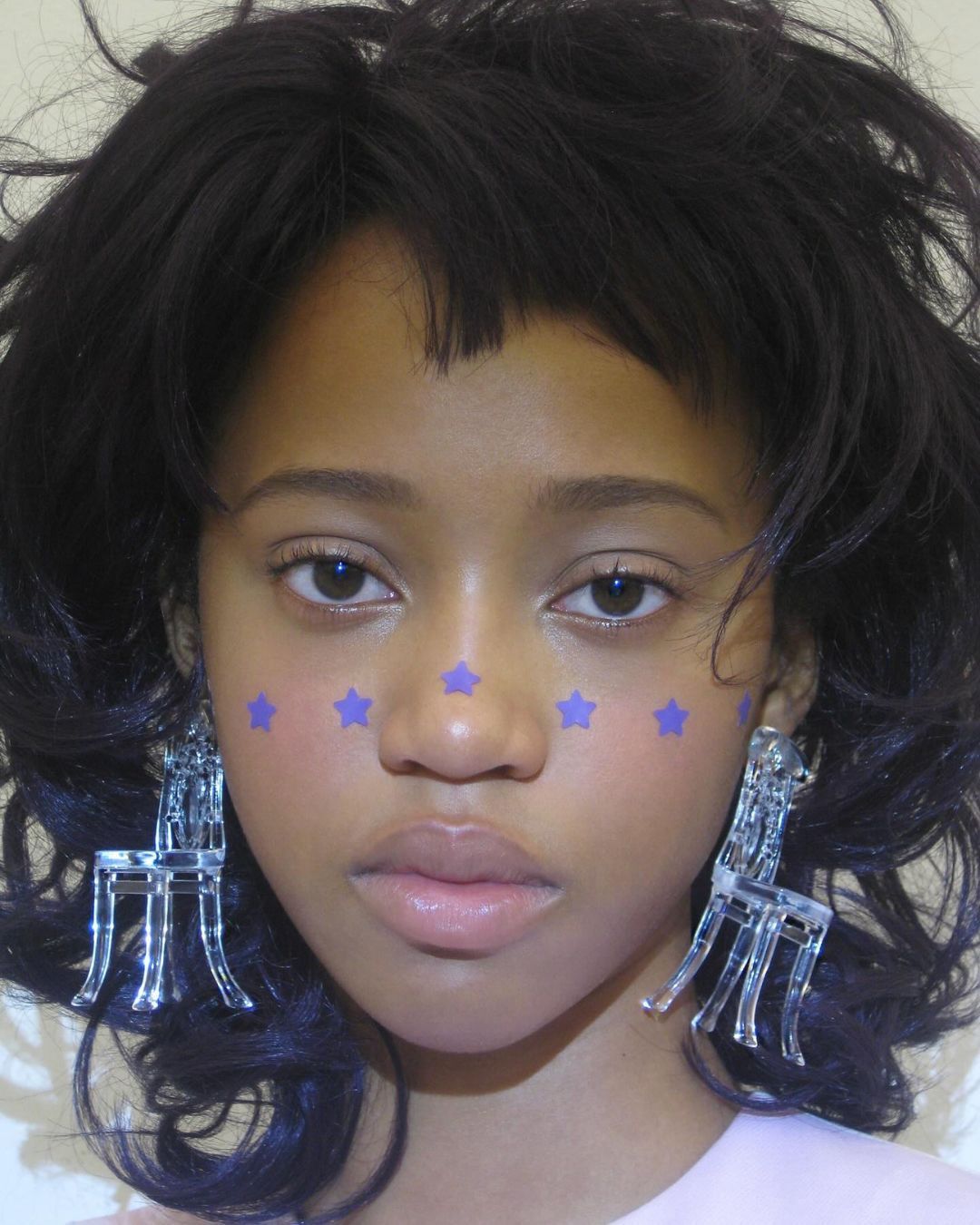 Blue is the new black: la teoria dei colori può salvare i prodotti make-up troppo caldi Piccola guida per raffreddare fondotinta, contour e lip combo