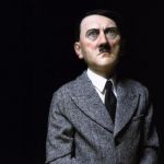 L'Adolf Hitler bambino di Maurizio Cattelan L'arte della provocazione VS Memoria di uno sterminio