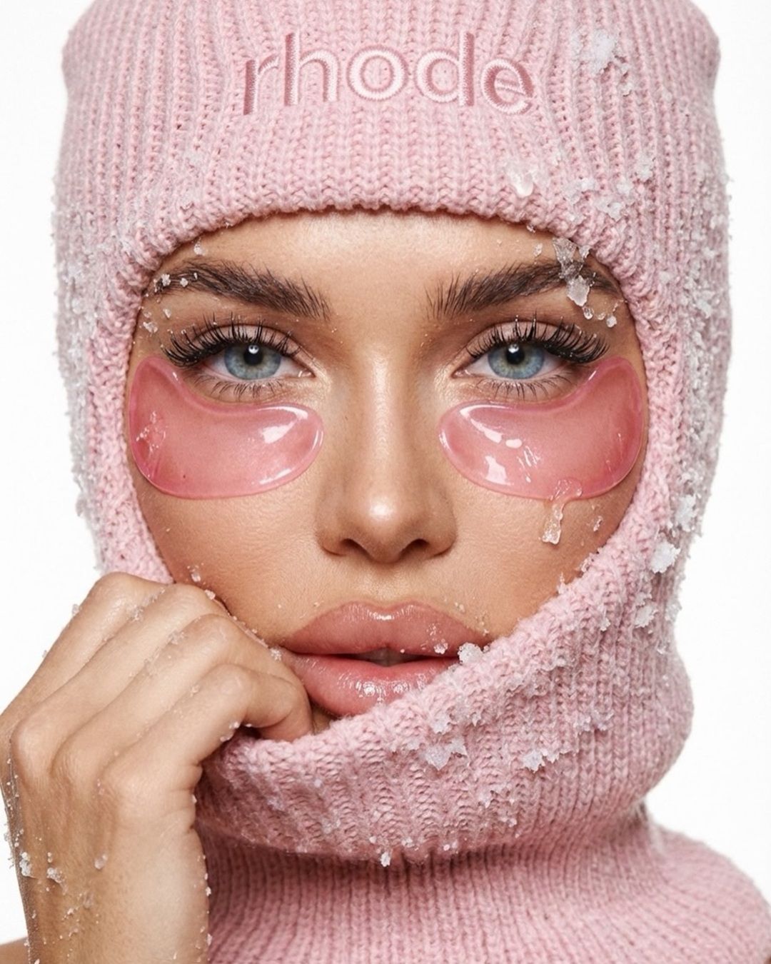 Perché sono diventate tutte modelle di Rhode? Spoiler: c'è di mezzo l'intelligenza artificiale