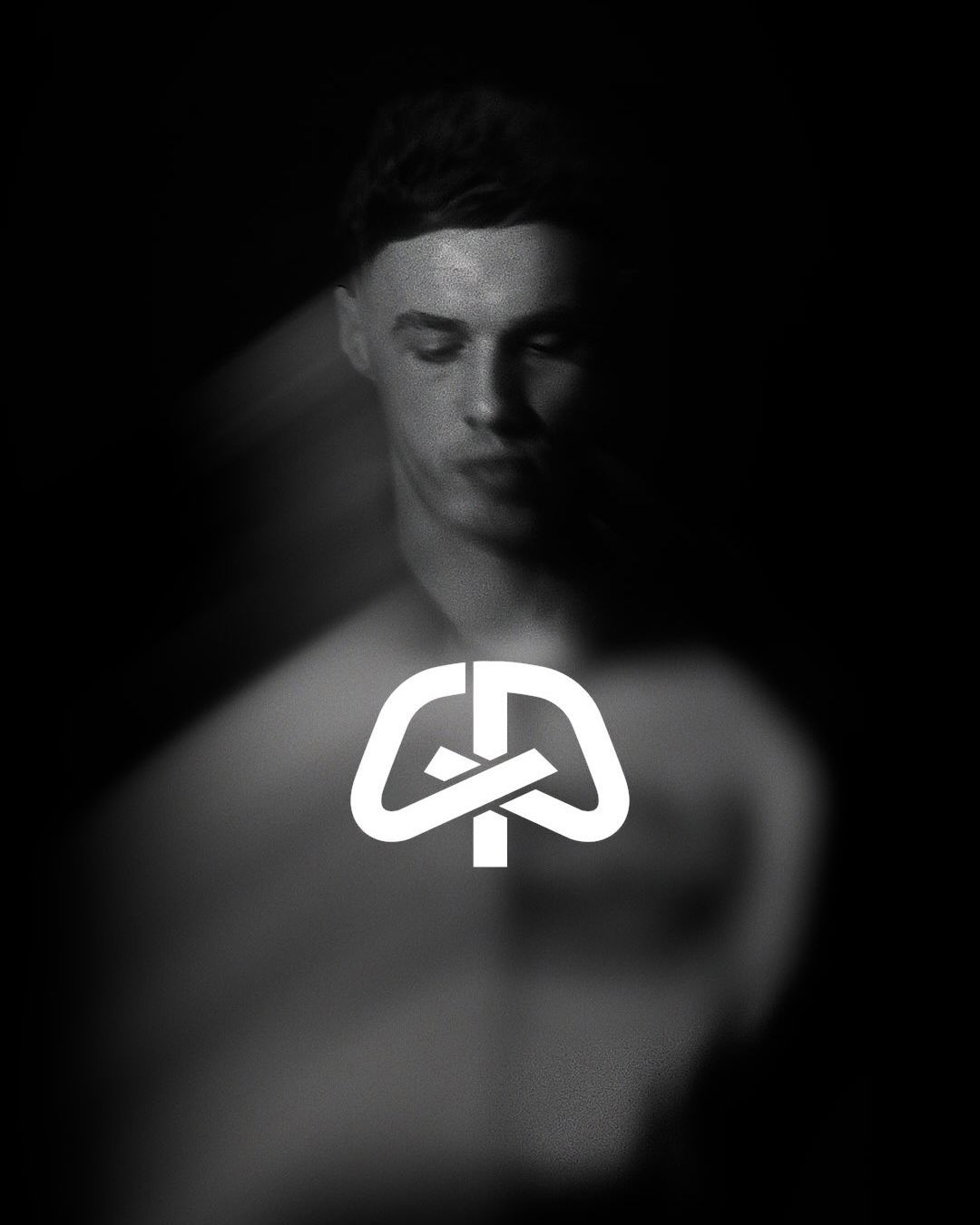 Cole Palmer unveils the logo of Cold Palmer When footballers become global brands