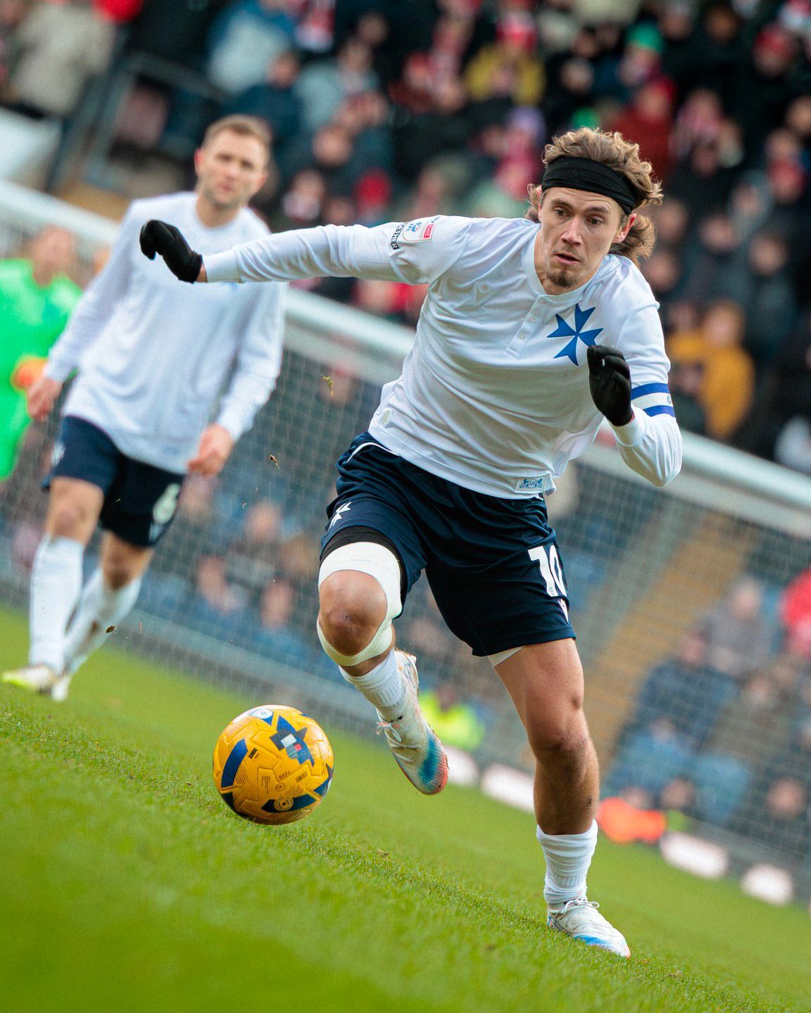 Perché Macron ha denunciato il Blackburn? La controversia legale, spiegata