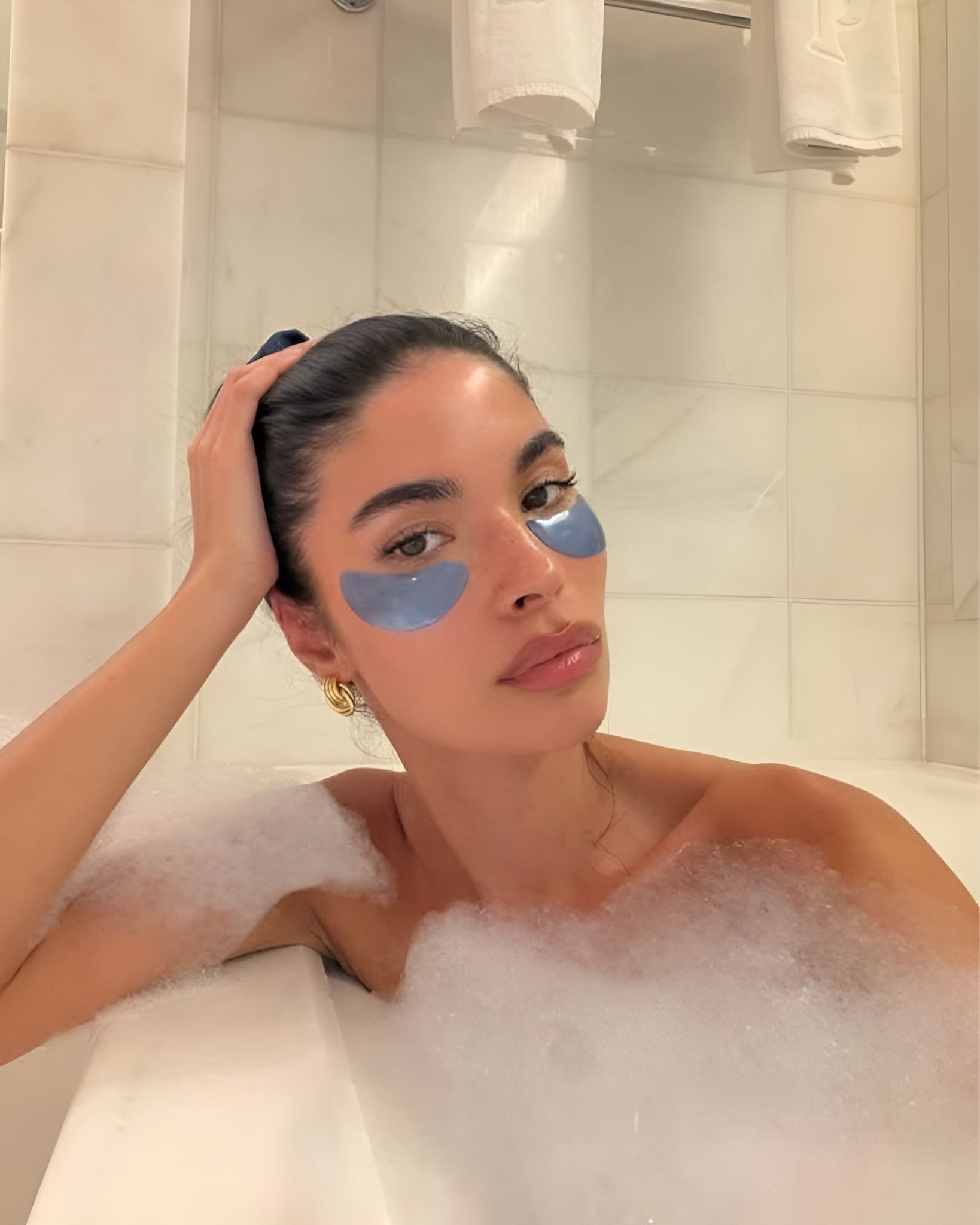 Does applying skincare products on a wet face really work? A trick to enhance the effects of skincare