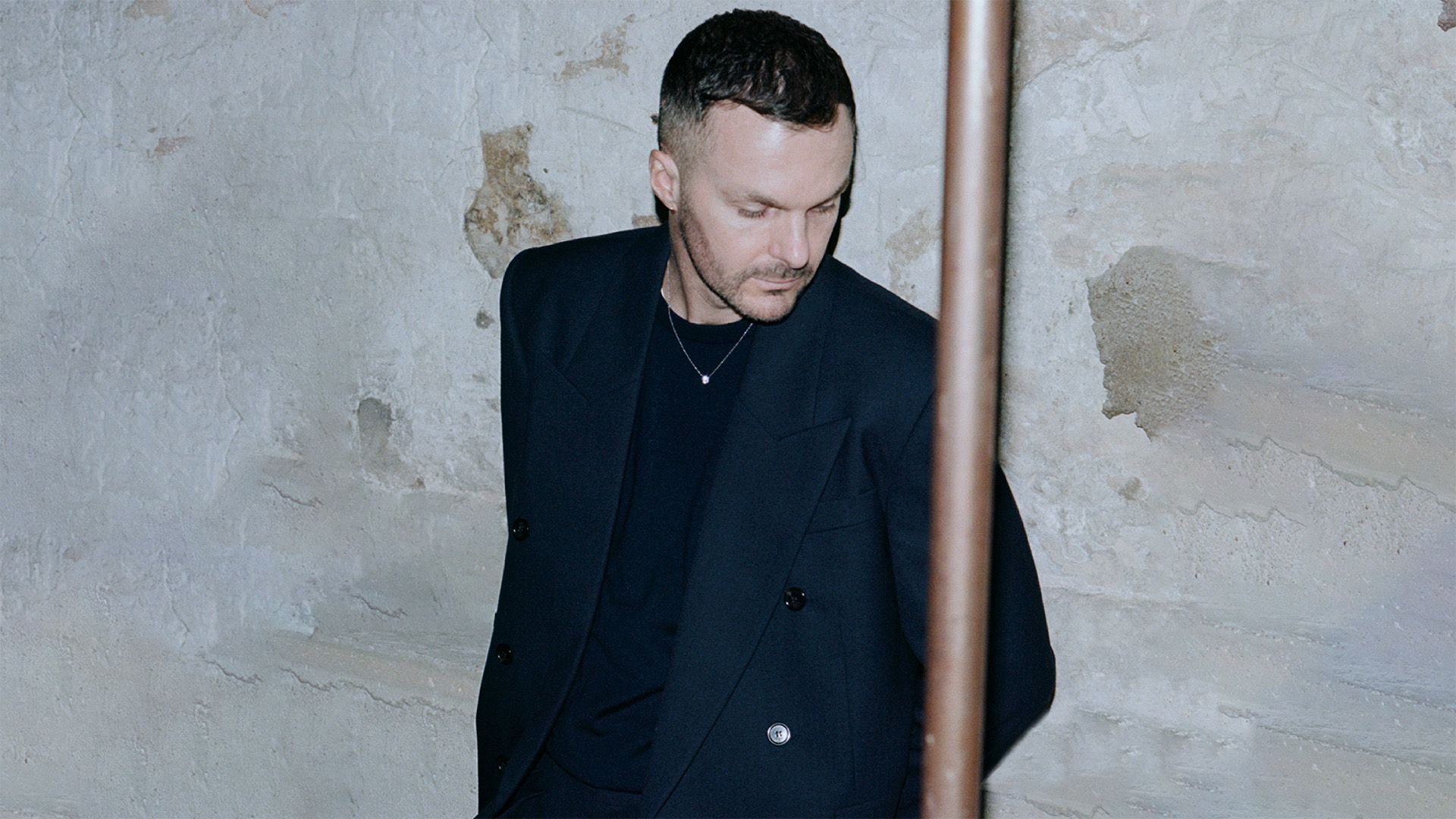 «Un momento radicale e fantastico per la moda»: intervista a Kris Van Assche